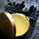 Figure 1: Noir Roxana Illuminated Perfume