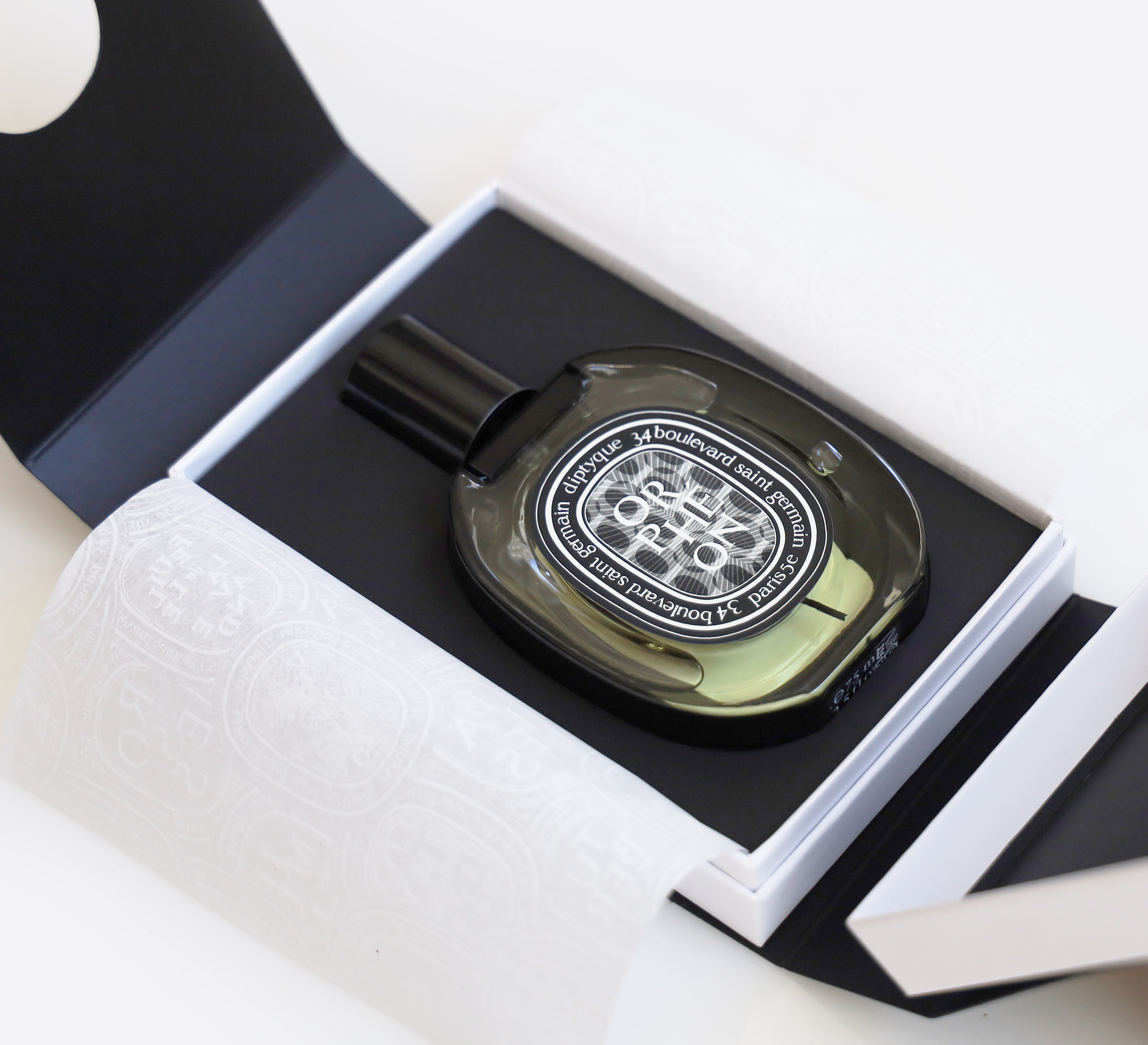 The New Orphéon by Diptyque Shows Multiple Facets: Woody, Floral and