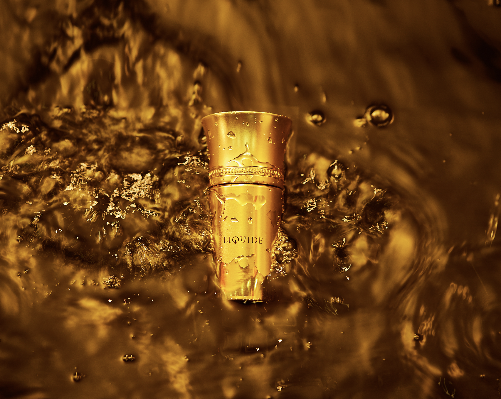 A Golden Fantasy: Liquide by Les Liquides Imaginaires