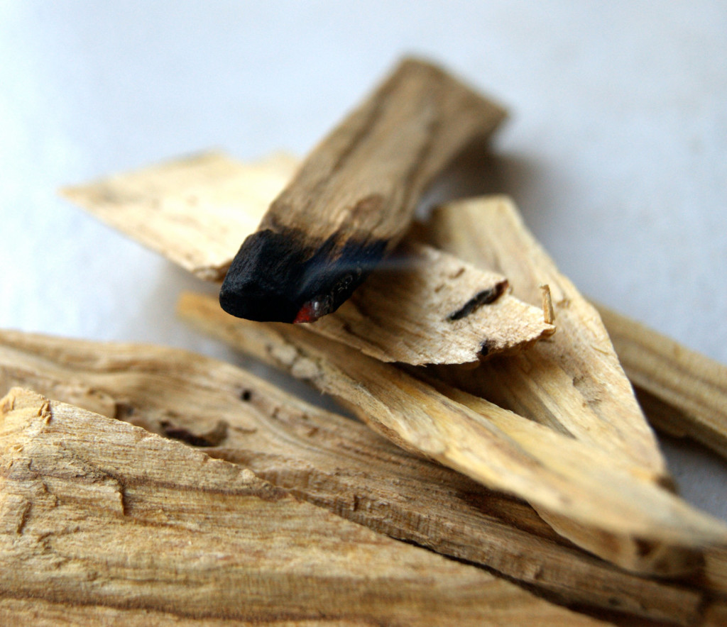 palo santo burning