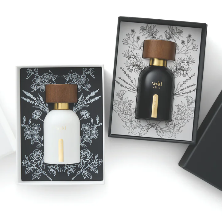 Flakony Wyld Notes White Lie a Black Book v krabičkách