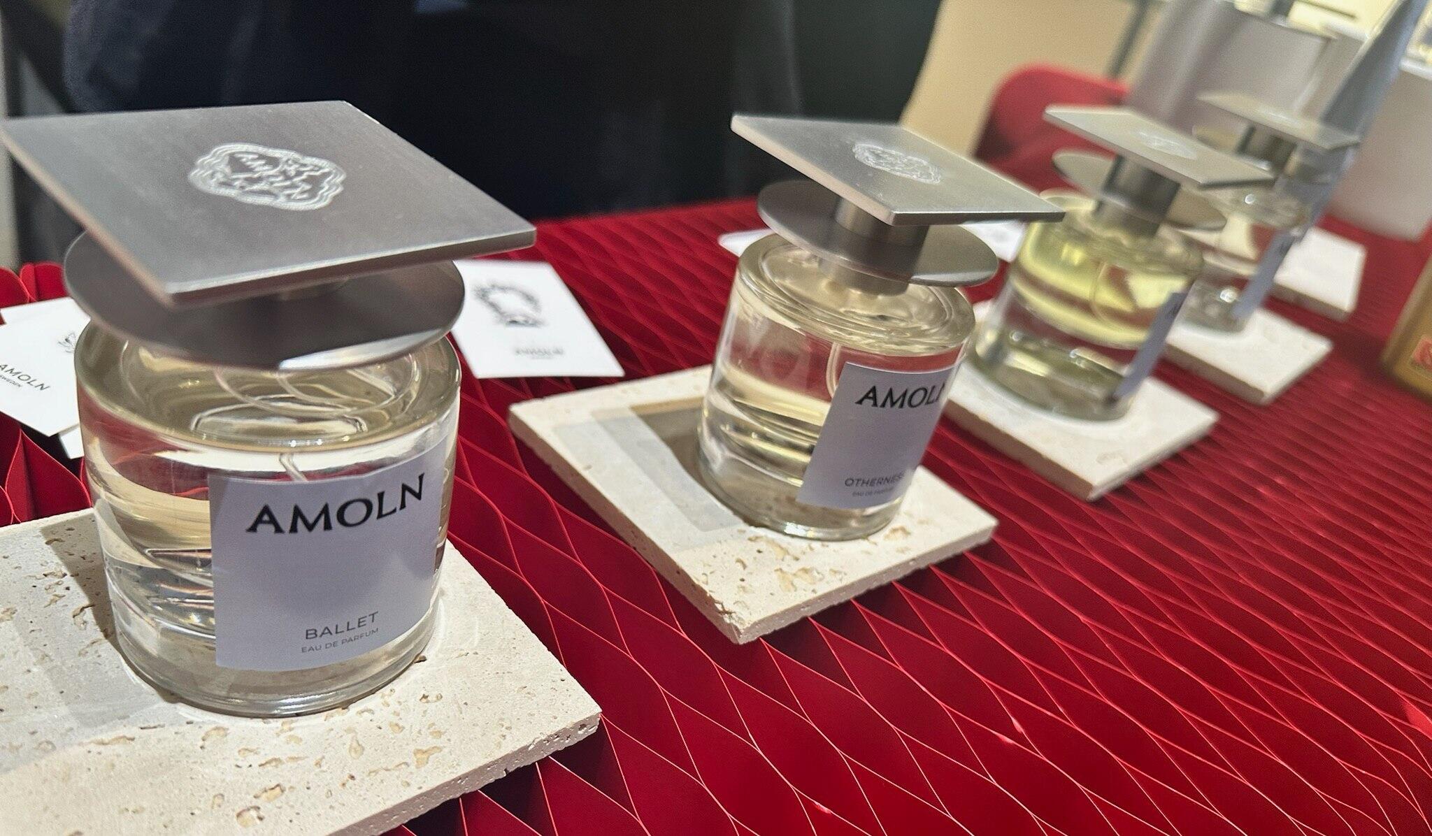The stand of brand Amoln