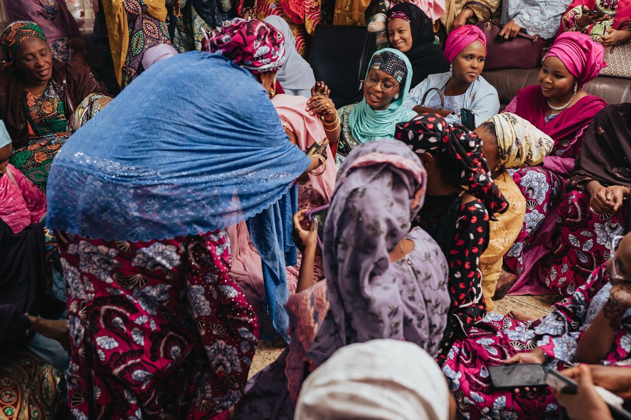 Perfuming of the bride