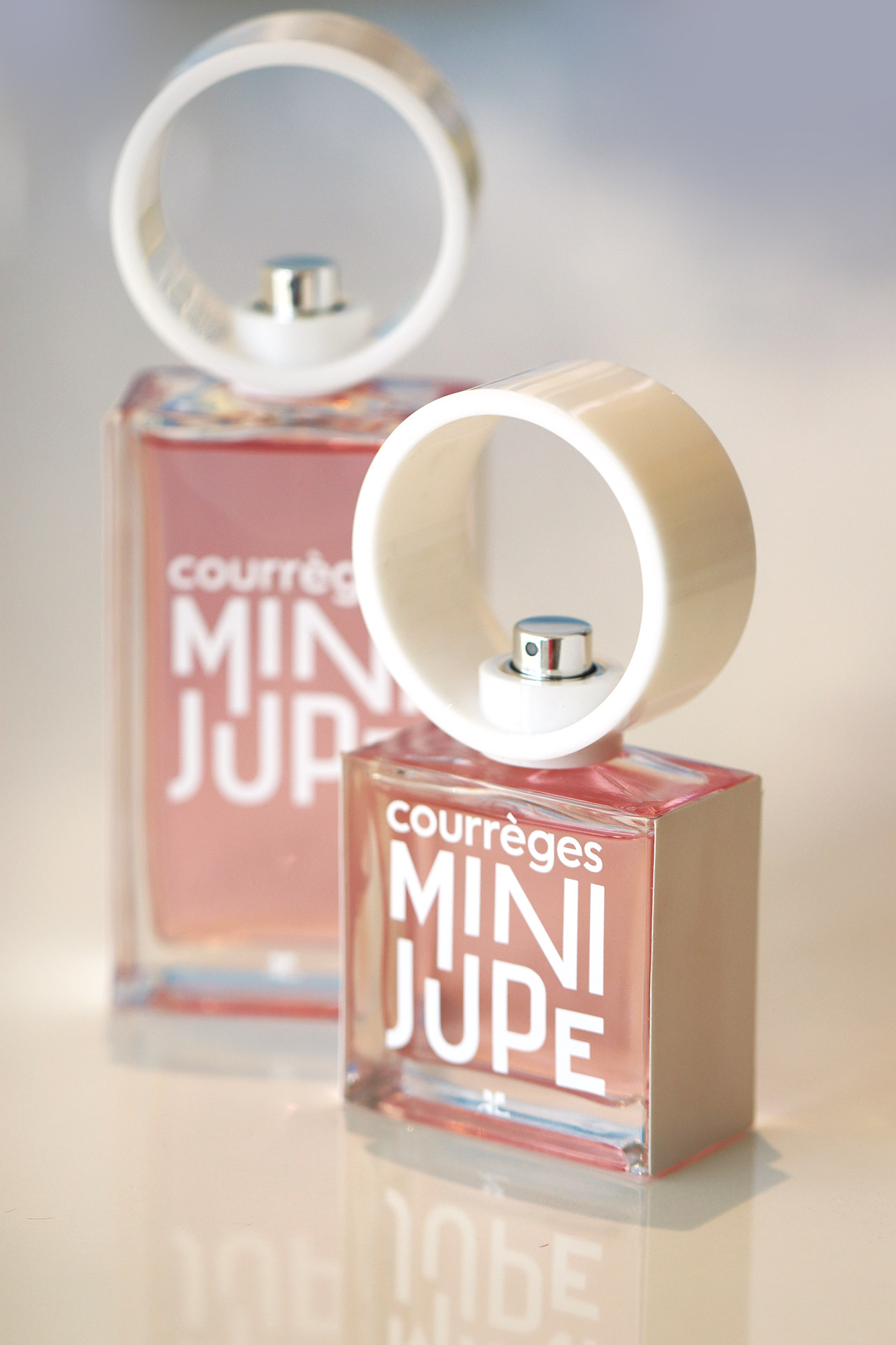 mini jupe courreges parfum