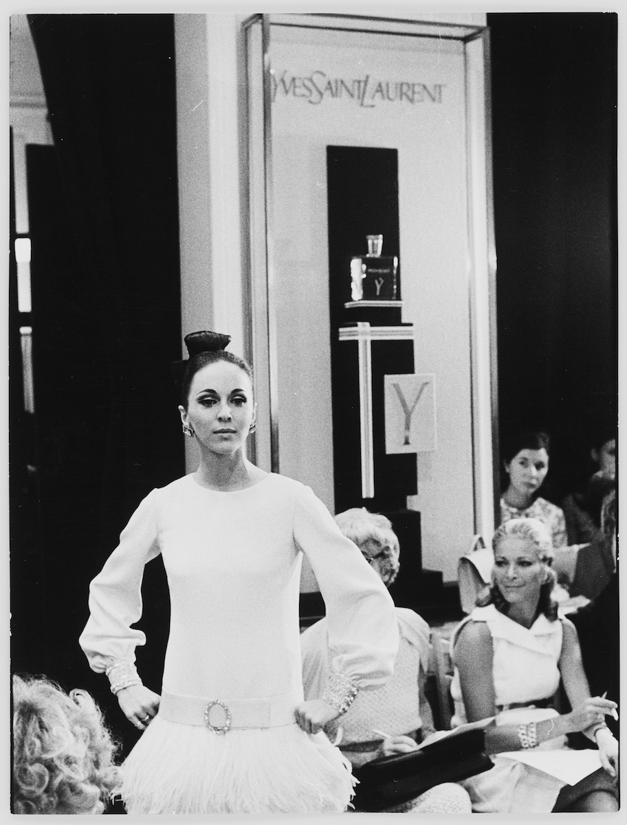 Display for the fragrance Y in the salons during the fashion show for the autumn-winter 1967 haute couture collection, 30 bis rue Spontini, Paris, July 1967. Photograph by Peter Caine. 