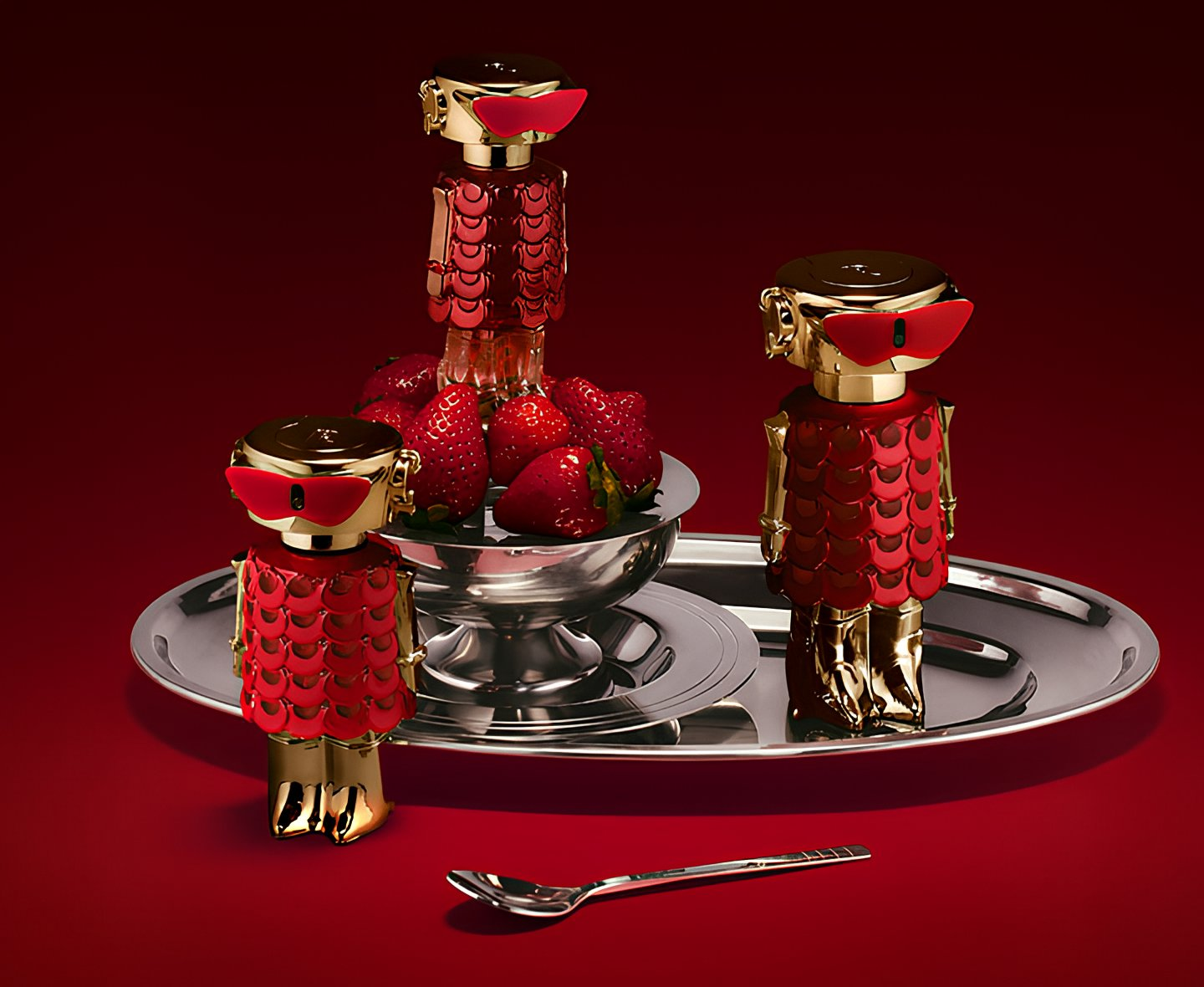 Fame in Love a Phantom in Red od Rabanne