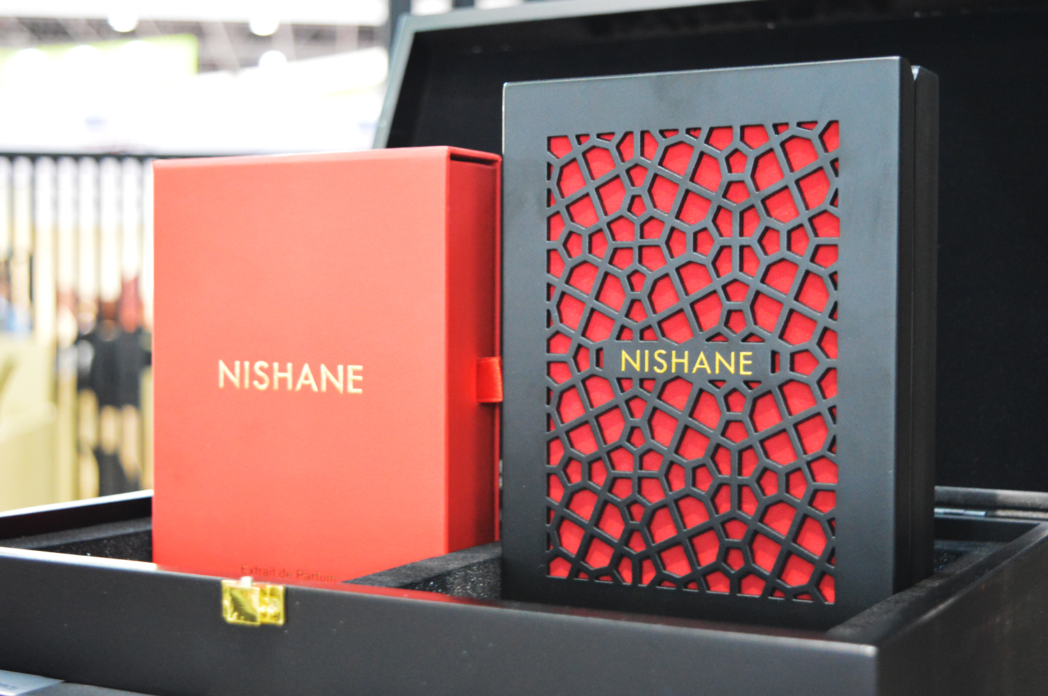 Nishane zenne. Нишане Зенне. Nishane Wulong Cha. Zenne Парфюм. Nishane hundred.