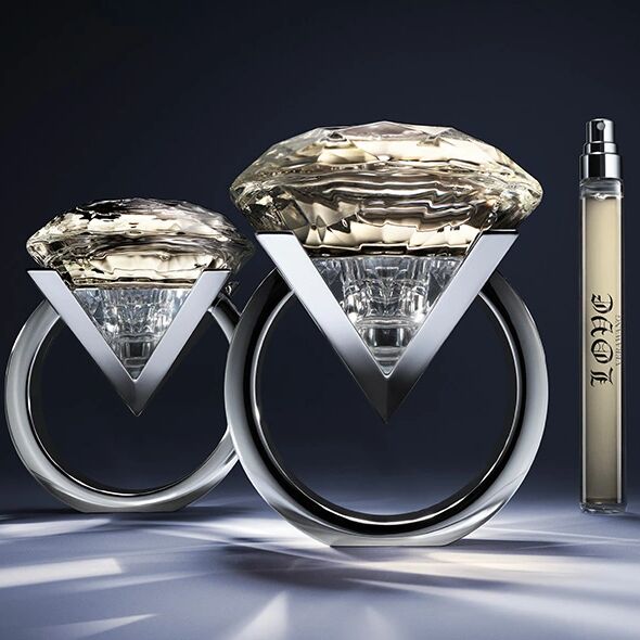 Vera Wang Love Eau de Parfum bottles