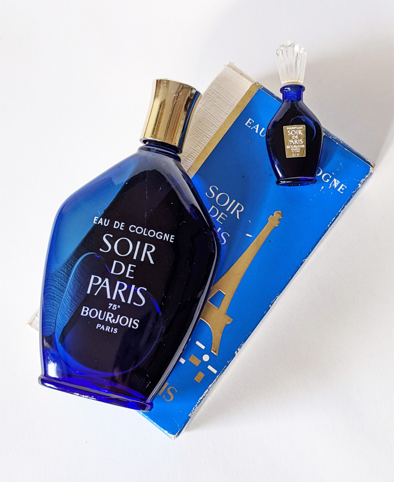 Soir de paris. Soir de Paris 777 флакон. Paris Deluxe духи квадратные. Духи Париж де Марель мужские. Paris Deluxe духи квадратные турецкие.