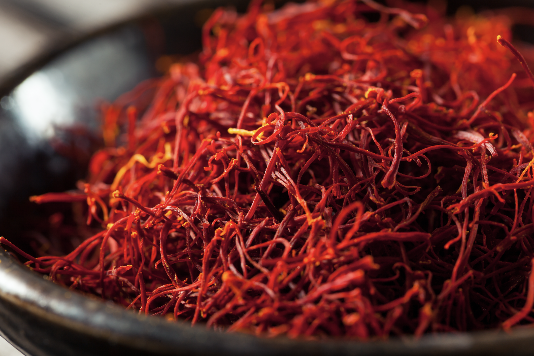 Carolina Herrera Saffron Lazuli A Especiaria Vermelha Num Frasco Azul