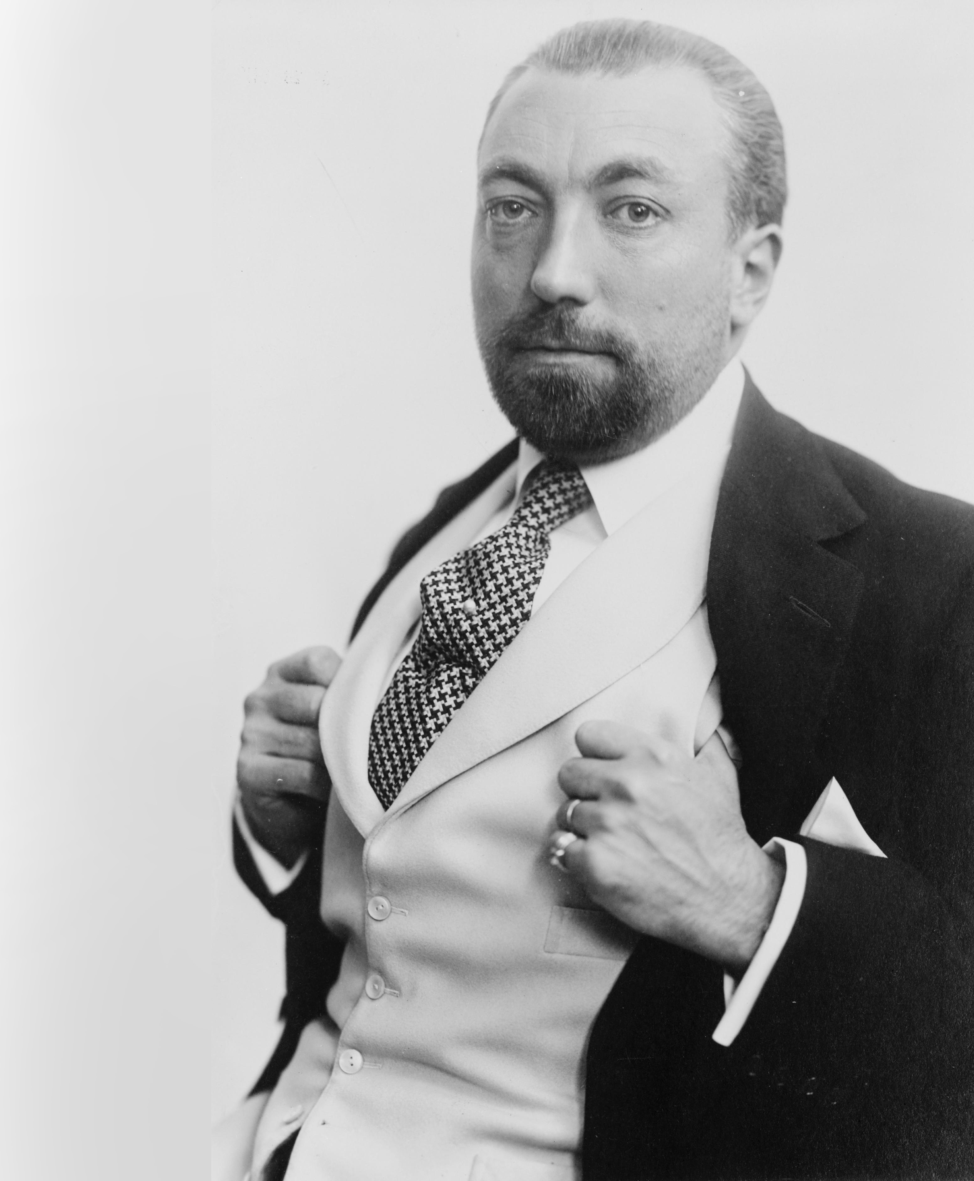 Кутюрье поль 5 букв. Кутюрье поль 5 букв. Величайший кутюрье. Поздравление кутюрье. Кутюрье поль пуаре.