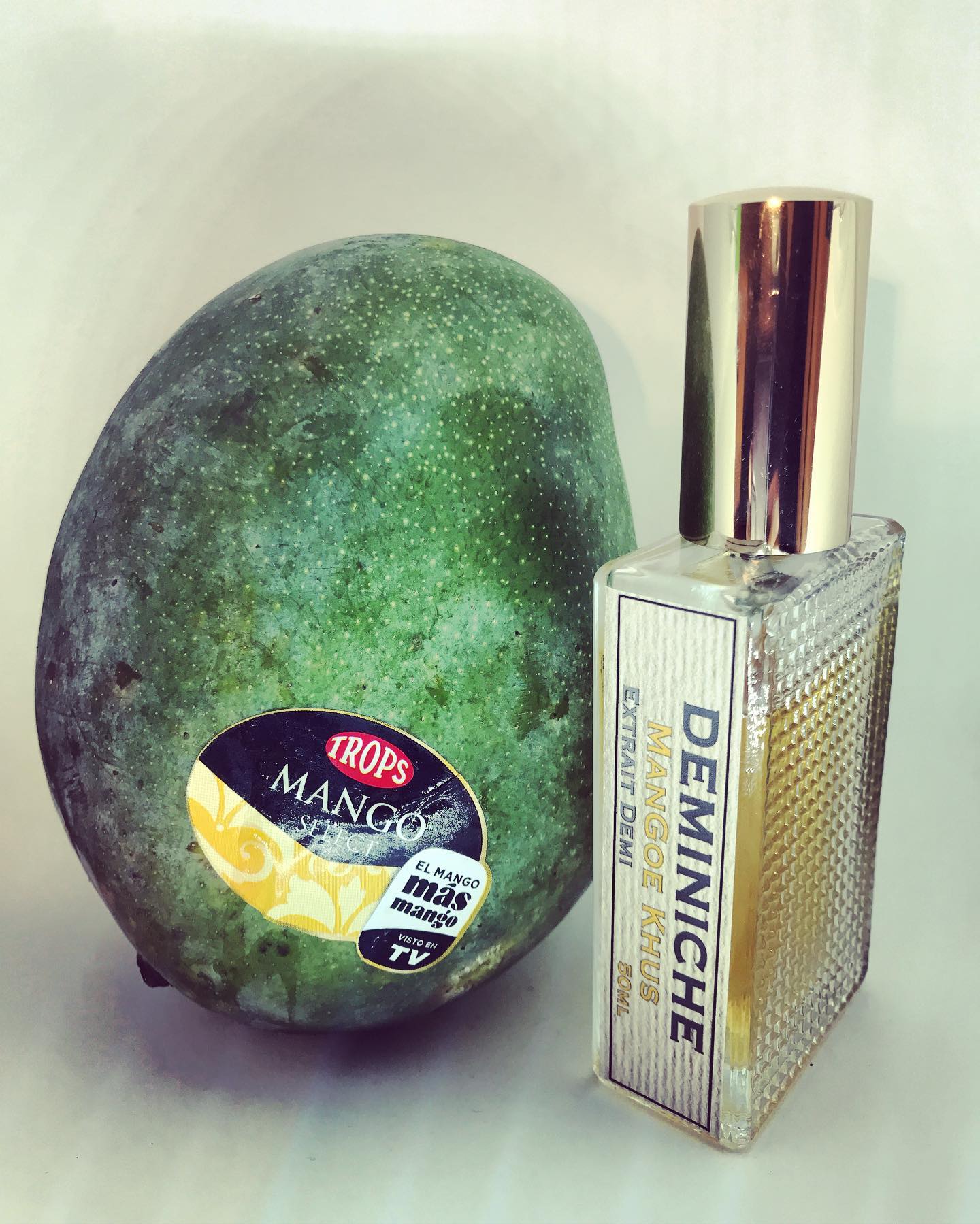 mango skin fragrantica