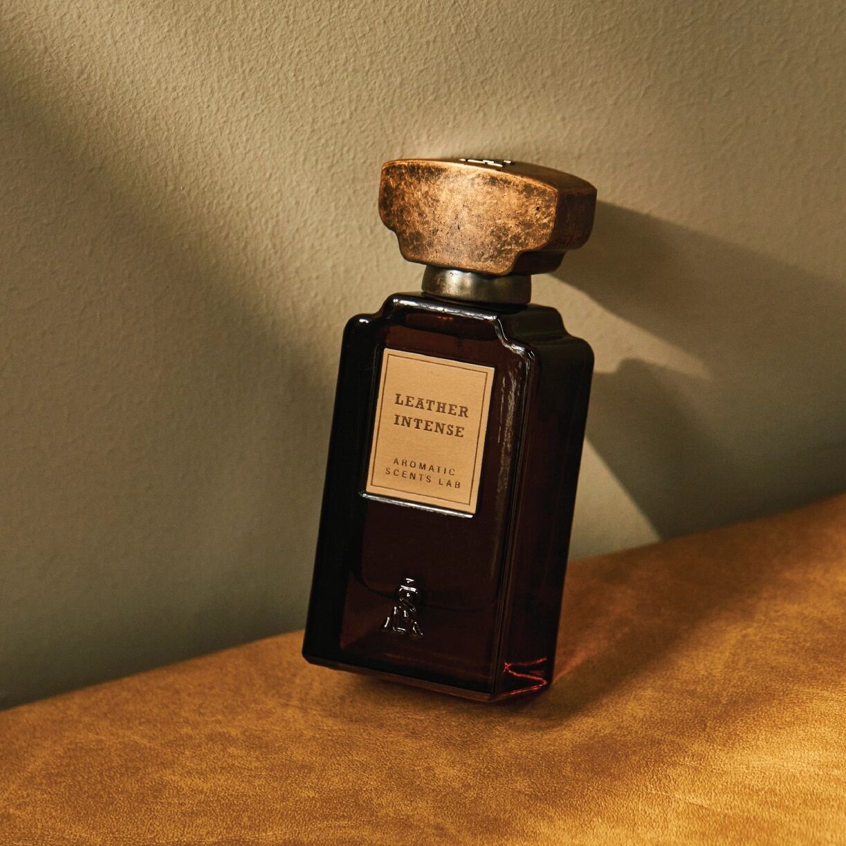 leather intense aromatic scents lab