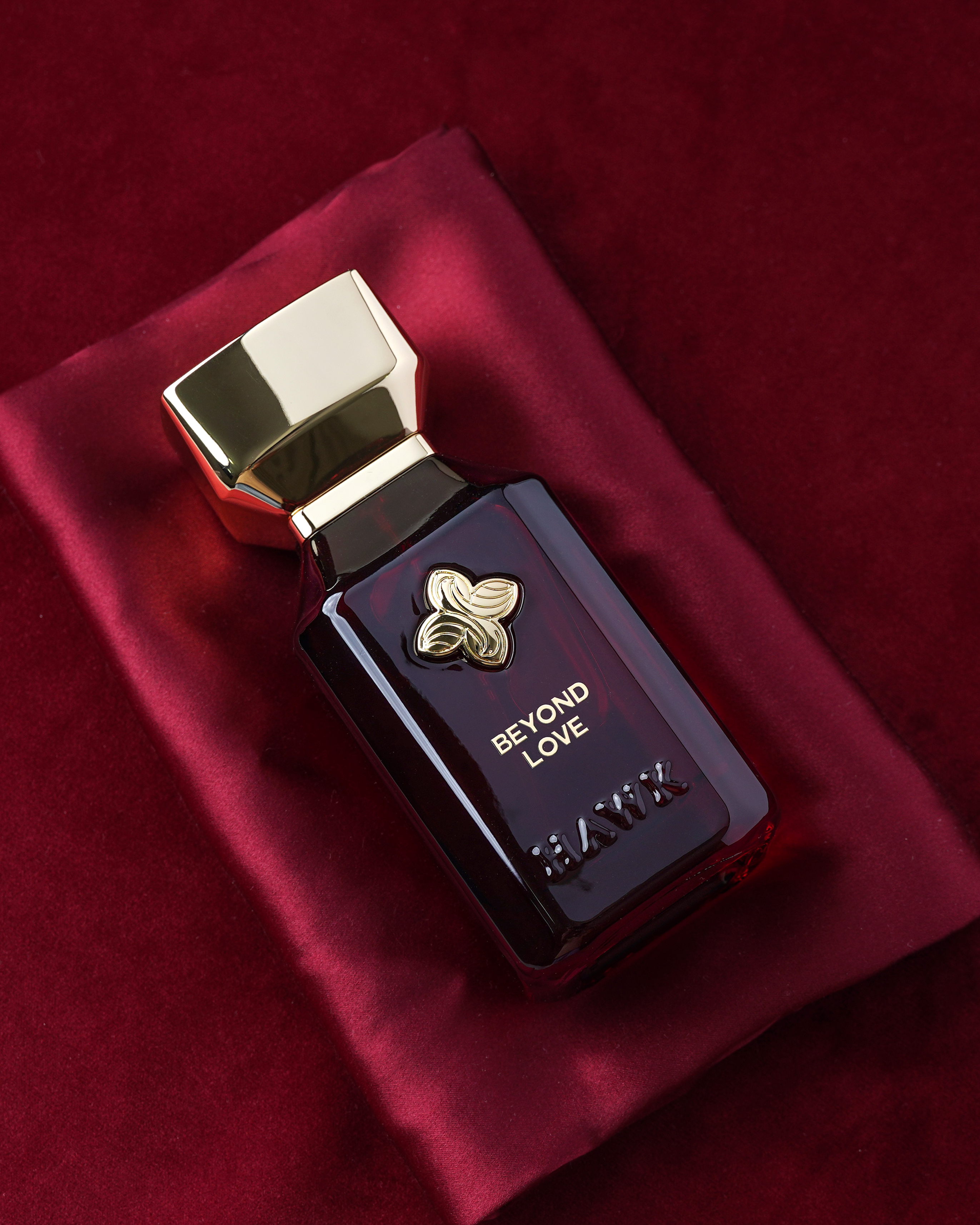 Beyond Love od Hawk Perfumes: Košík jablek a kytice květin z Ománu