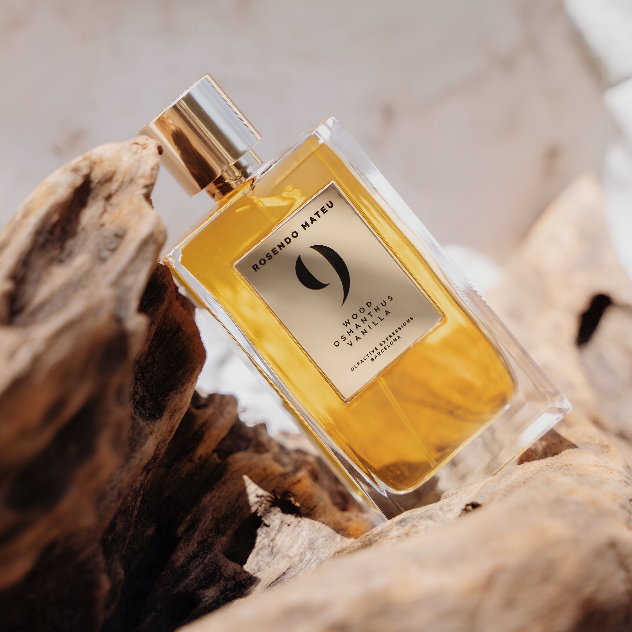 Rosendo Mateu Nº 9 Wood, Osmanthus, Vanilla