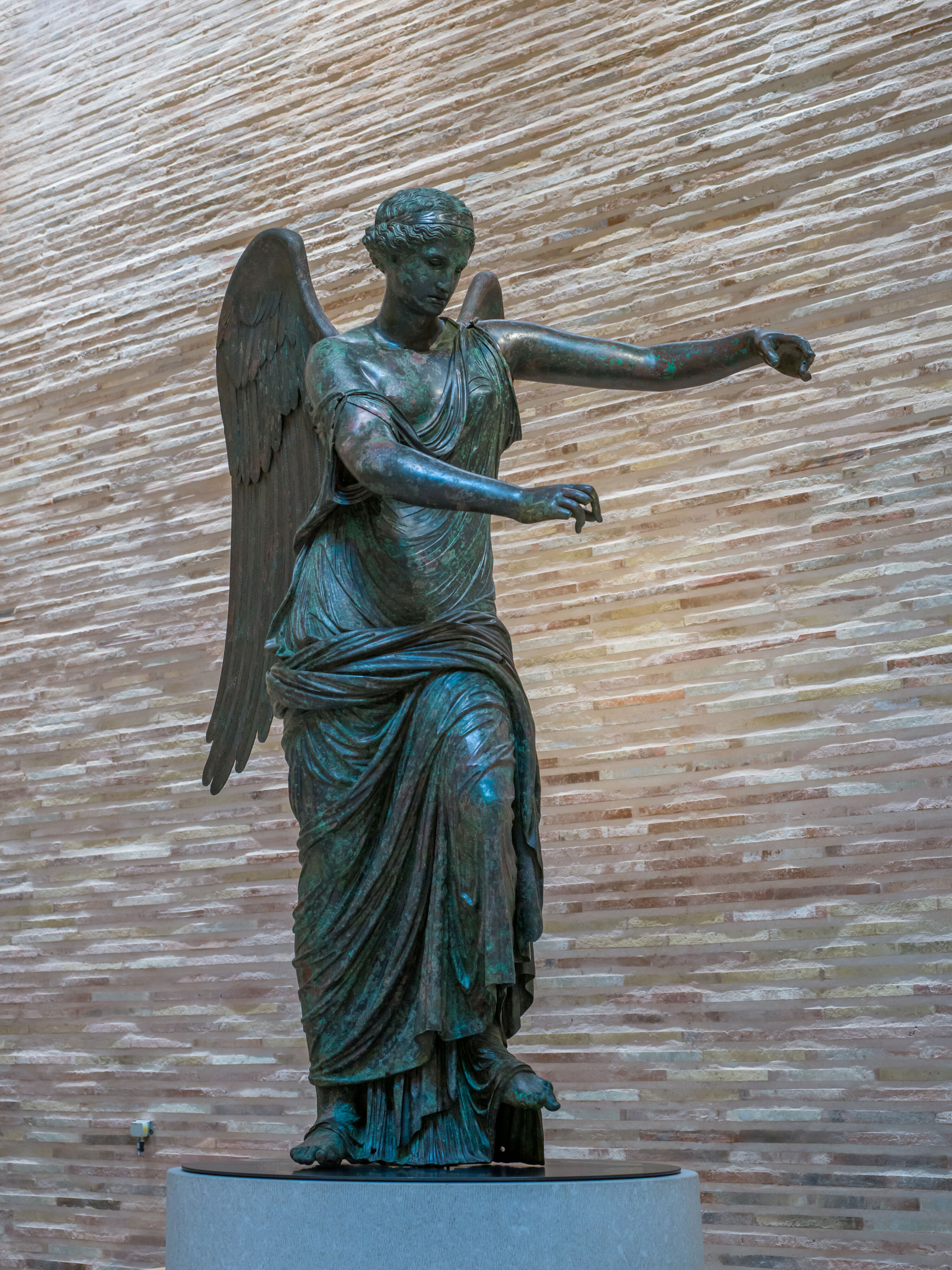 vittoria alata brescia museum By Wolfgang Moroder