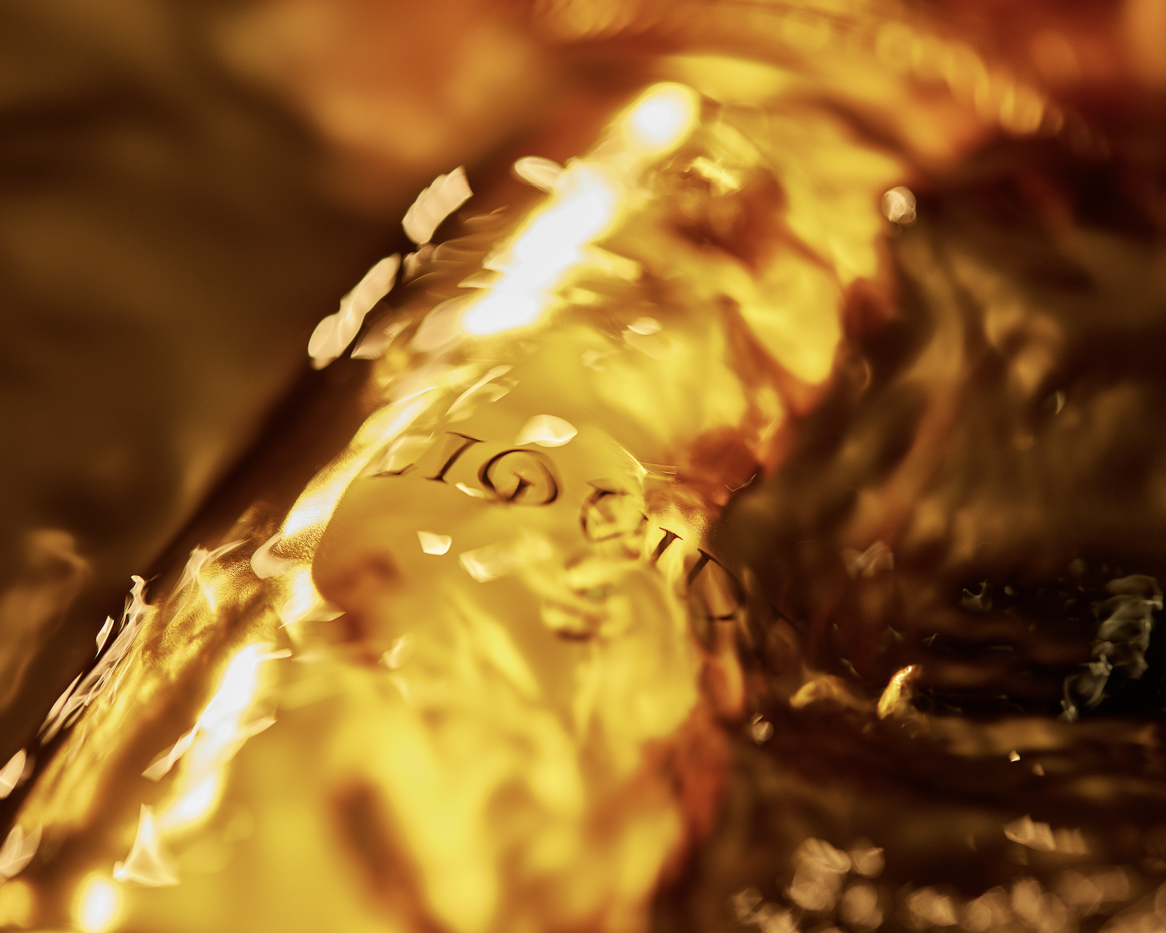 A Golden Fantasy: Liquide by Les Liquides Imaginaires