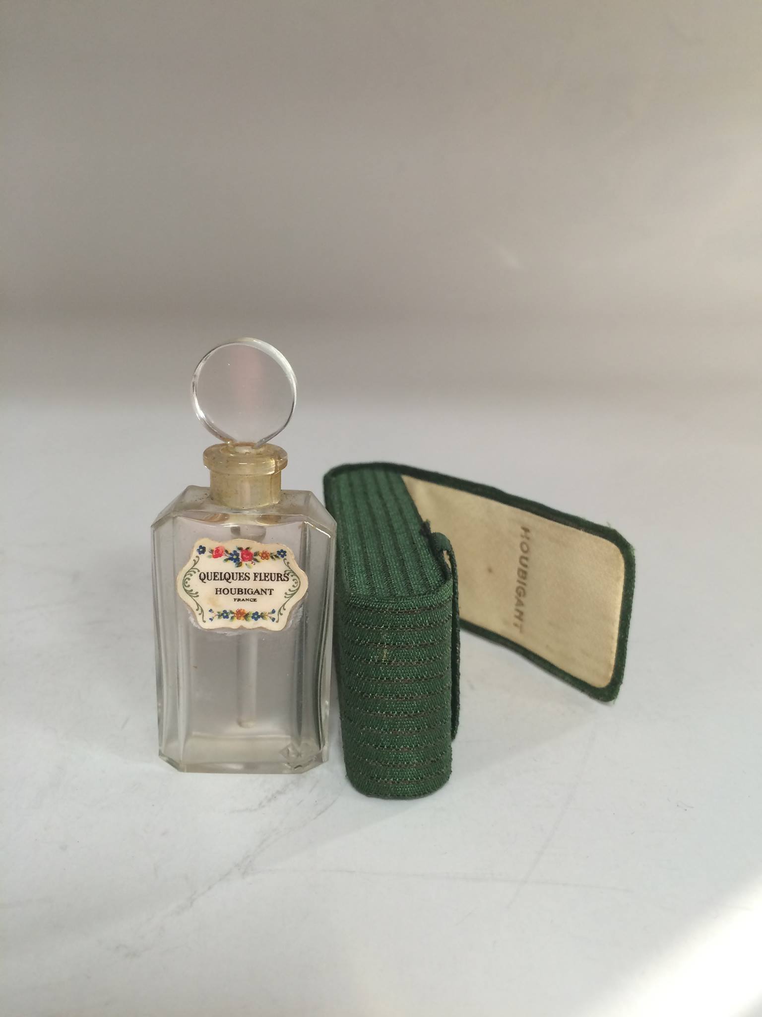 Perfumes and Their Muses Columns