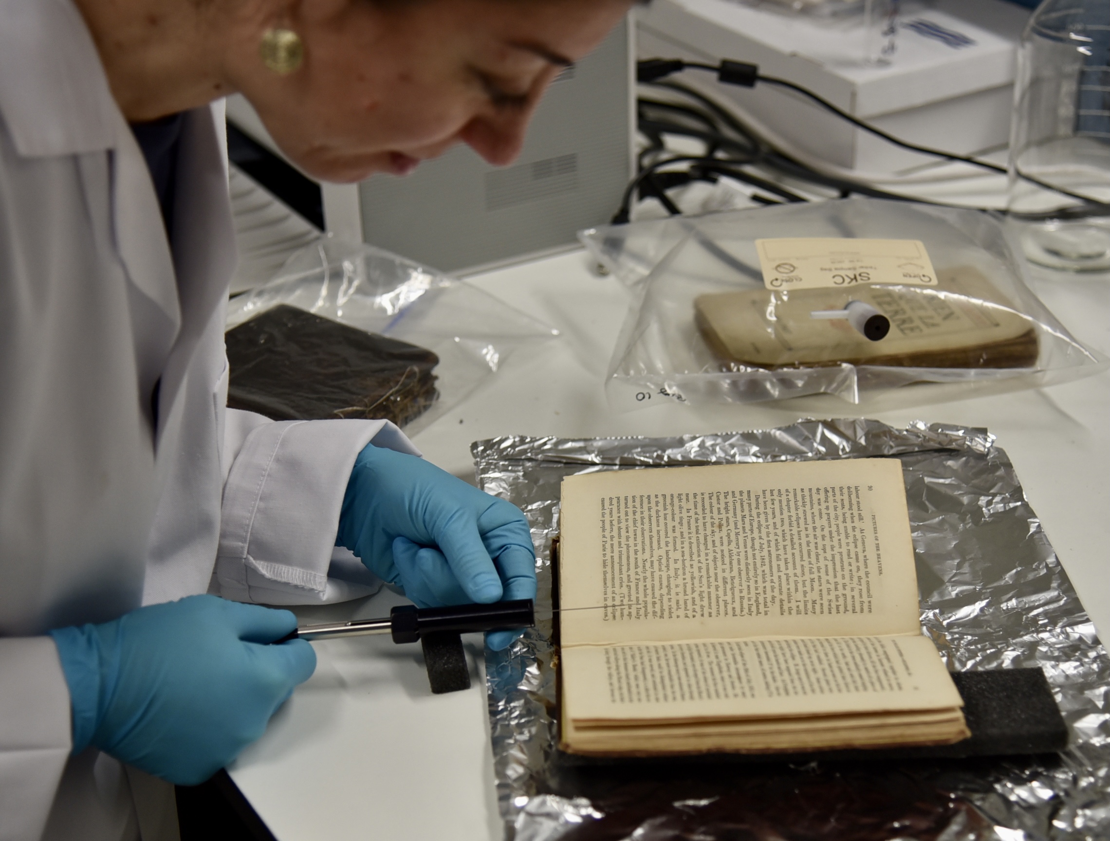 The smell of an old book being extracted in the Heritage Science Lab at UCL. ©HMaghoub
