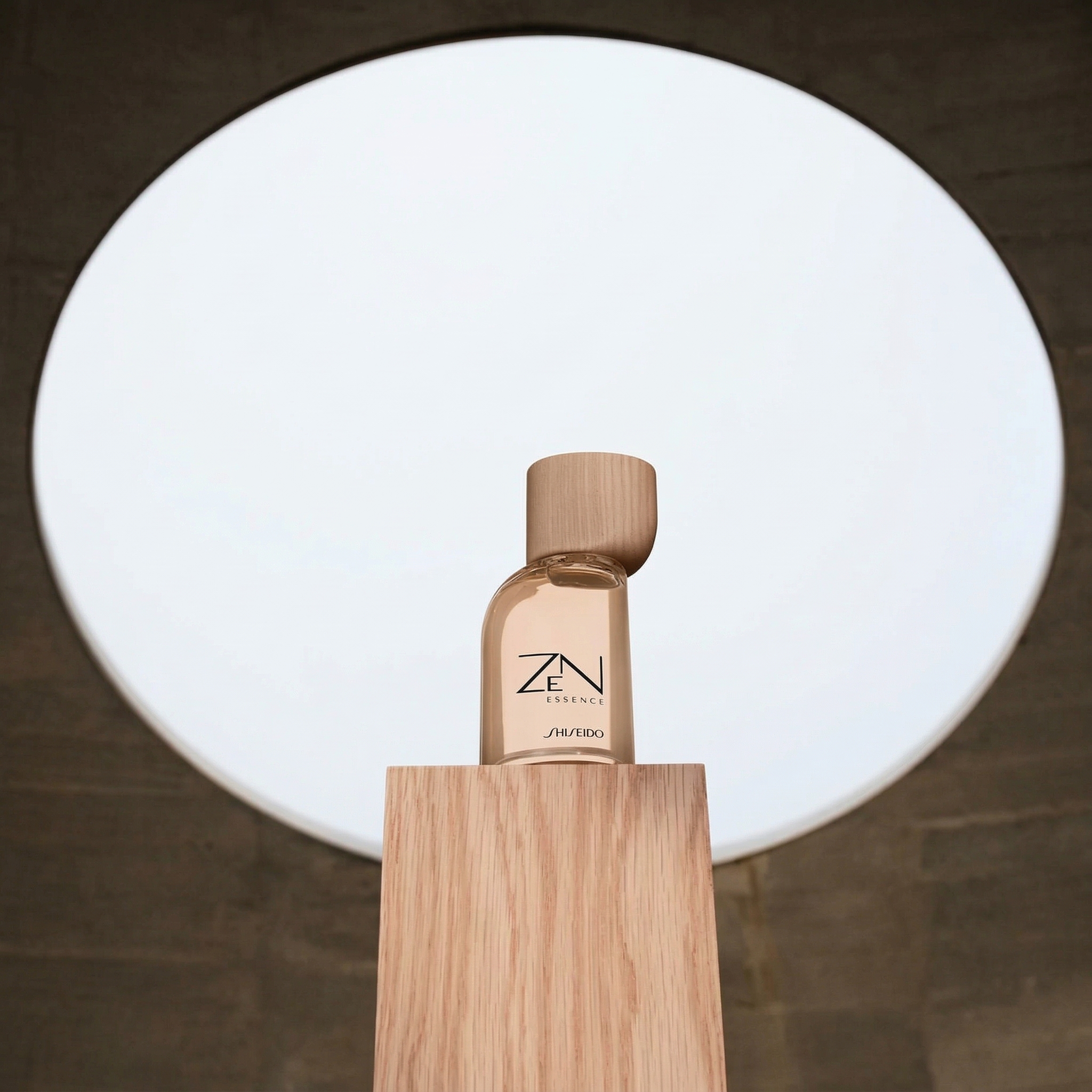 Shiseido Zen Essence ~ Anúncios de Perfumes