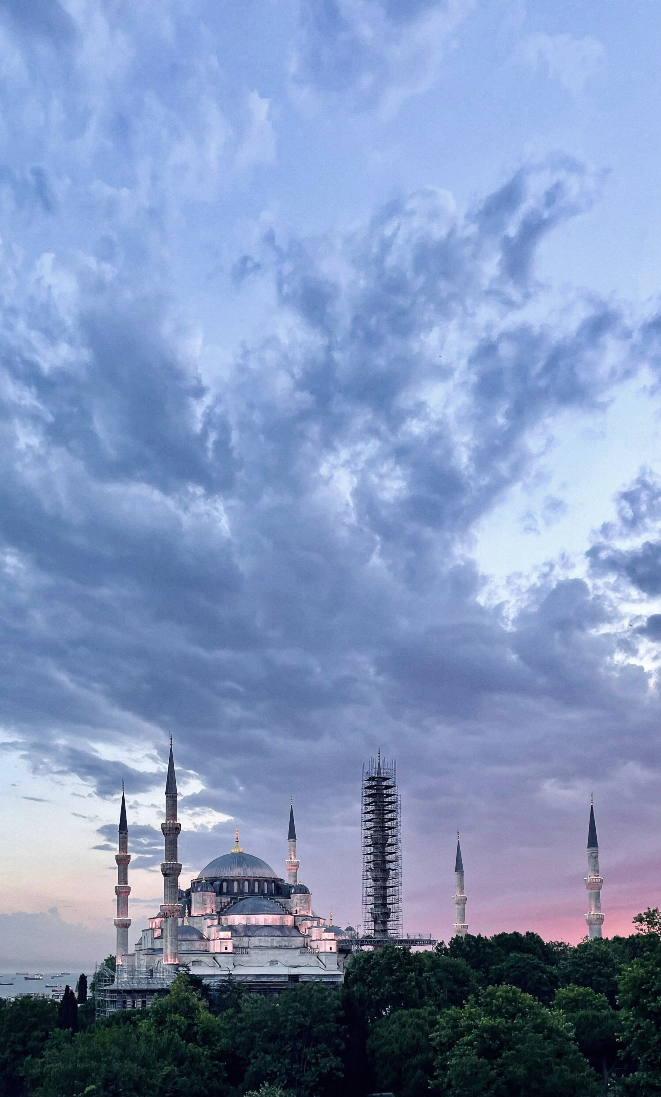 Date in Paris by ByBozo: A Journey to... Istanbul