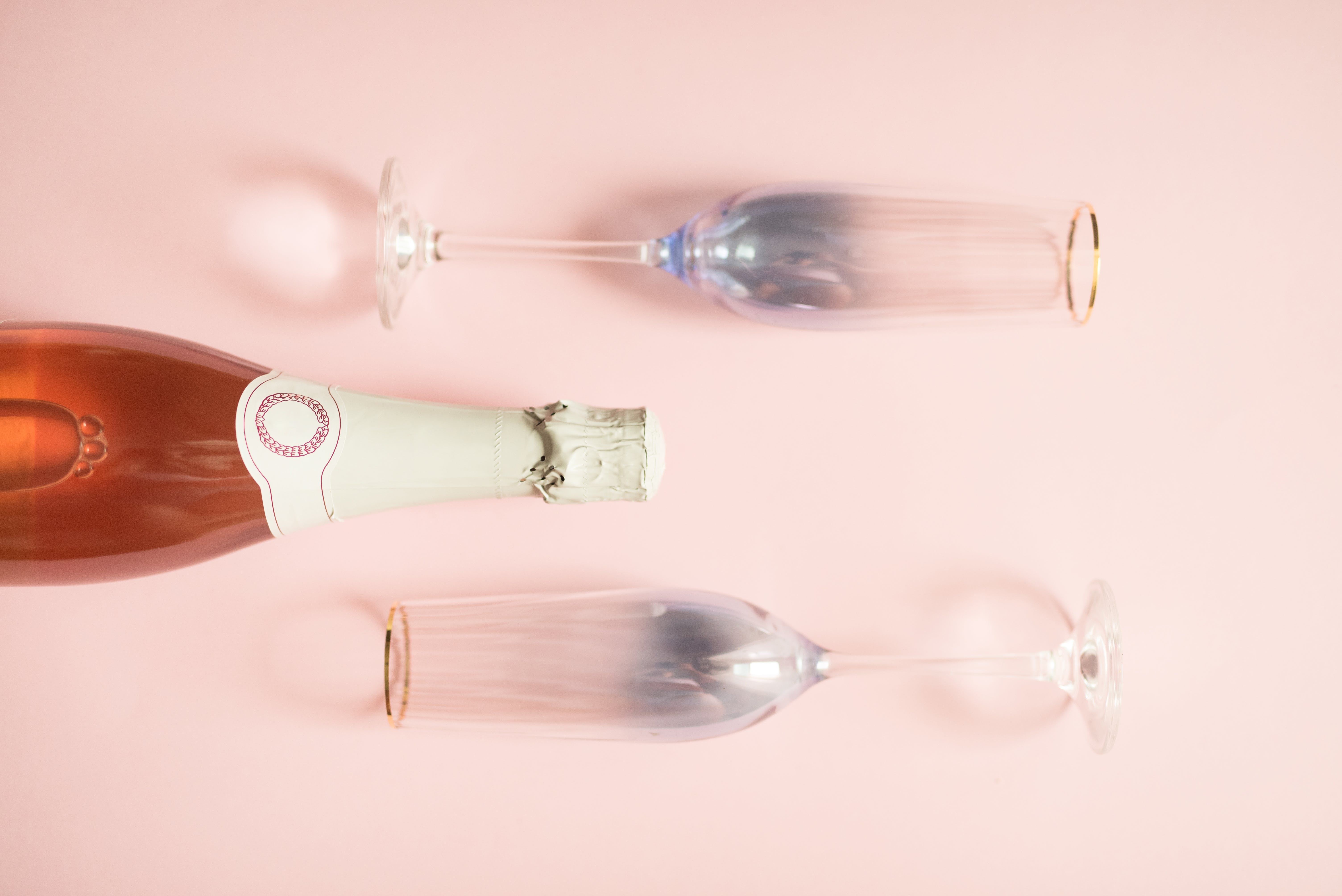 champagne and flutes