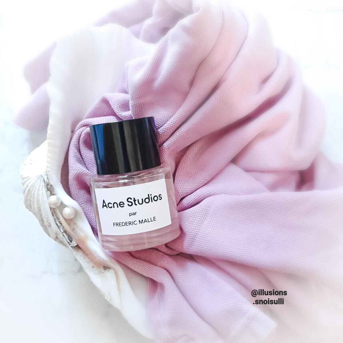 Studios d'acné : savon brûlé et pollution toxique ~ Critiques de Parfums
