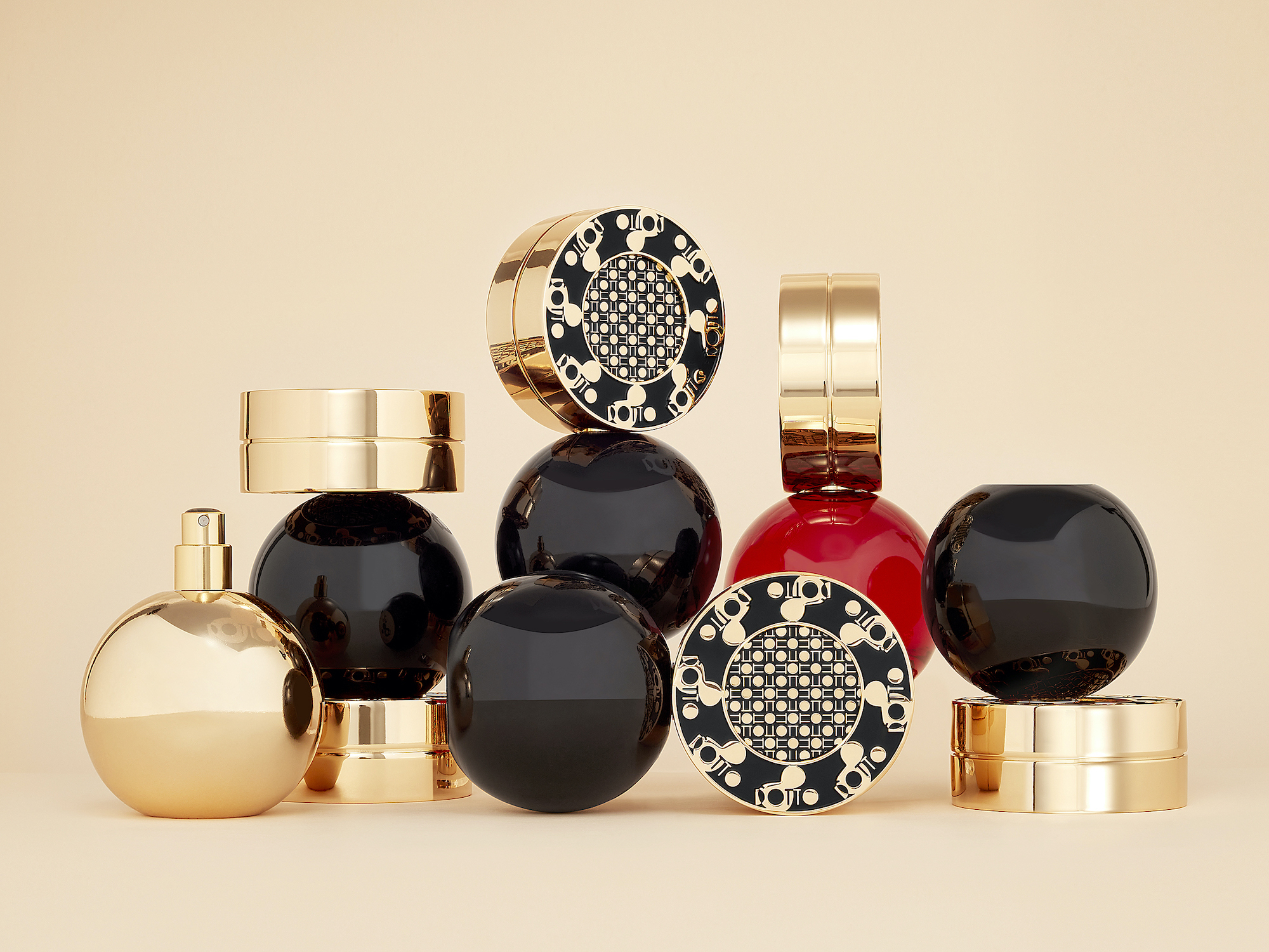 geweer Goederen rustig aan D'OTTO 7+1: The Art Of Red Edition Exclusive For Selfridges ~ Niche  Perfumery