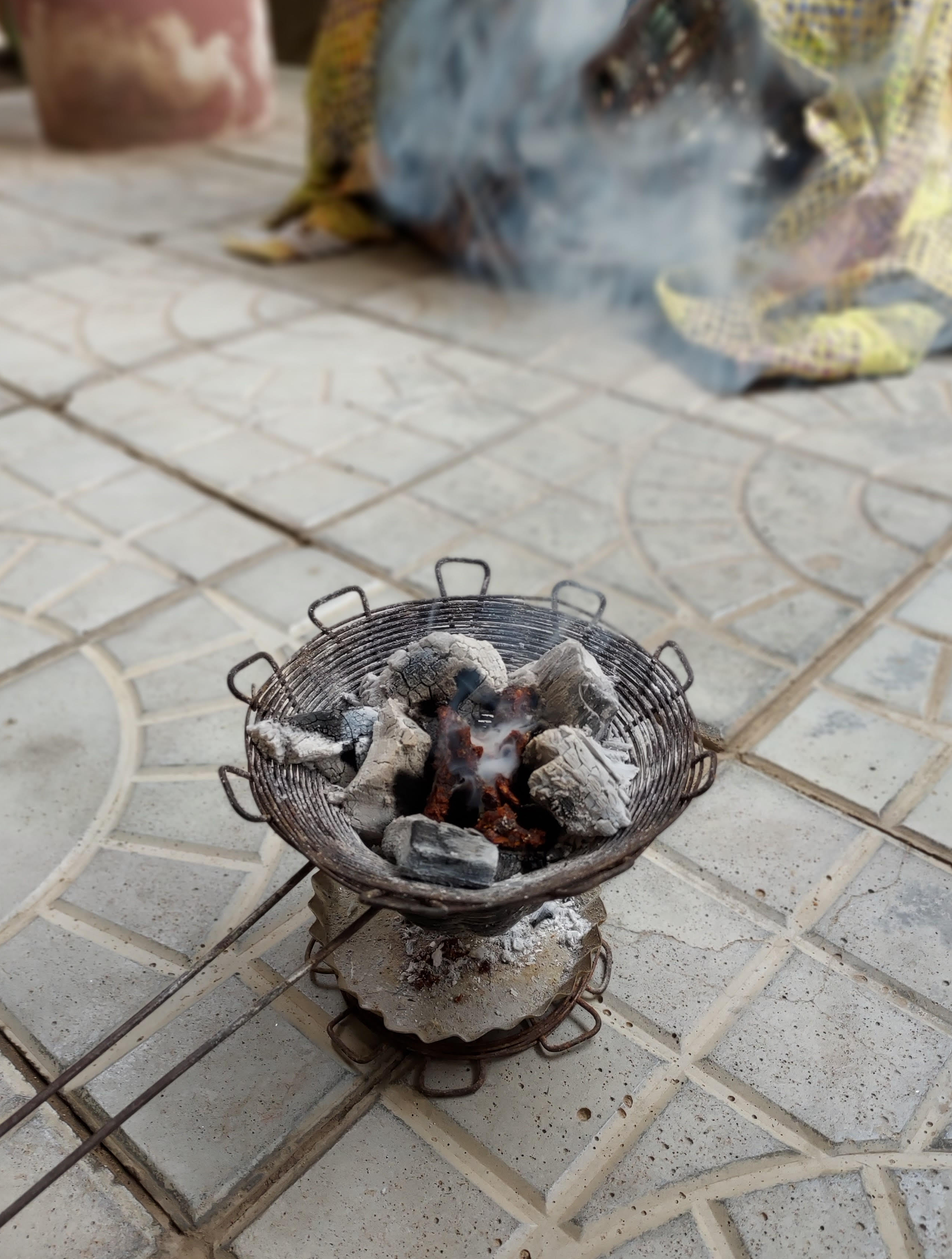 Pálení bakhooru v Nigérii