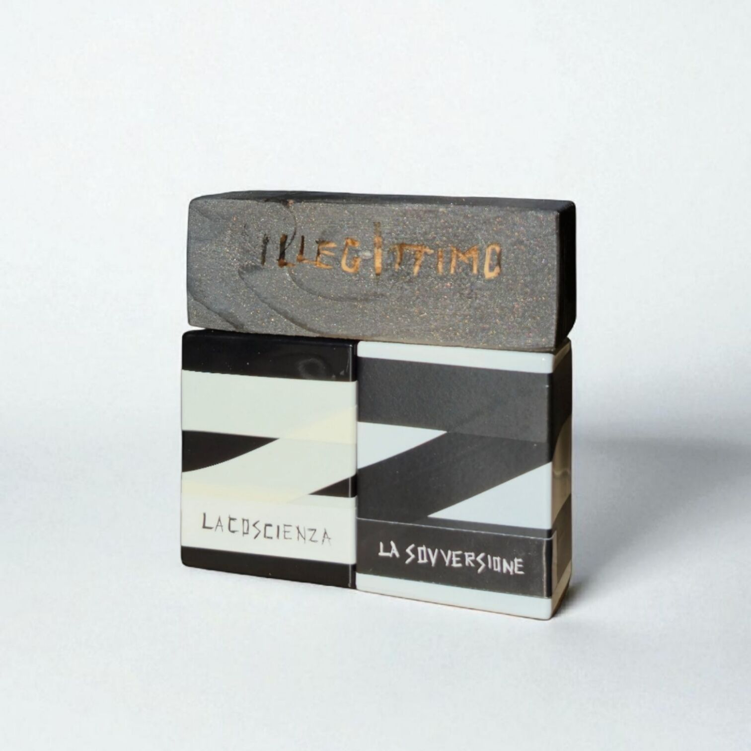 Illegittimo by Lumi bottles