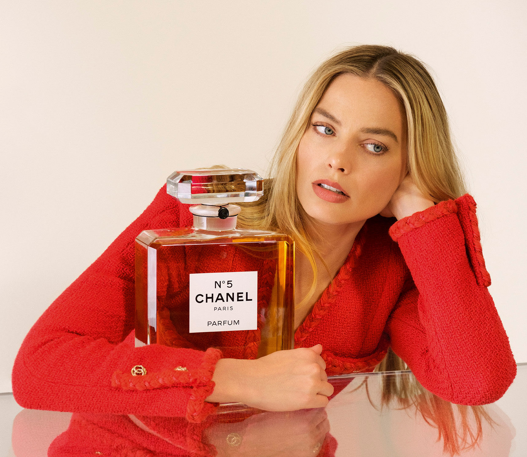 Margot Robbie: The New Face of CHANEL No.5 ~ Perfume Ads