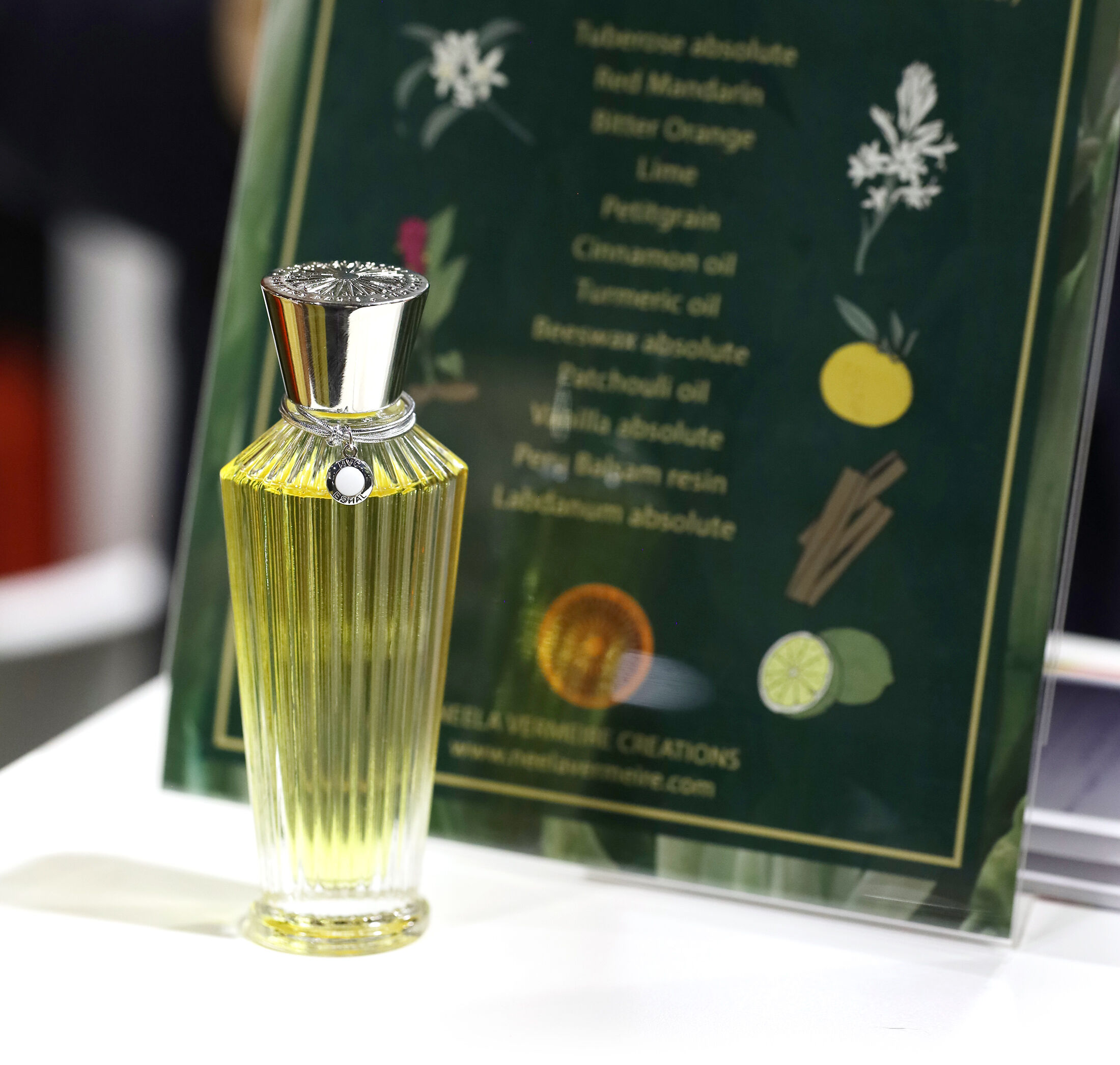 Moon Peach チェリッシュフラワーオイル 60ml（Pour Monsieur