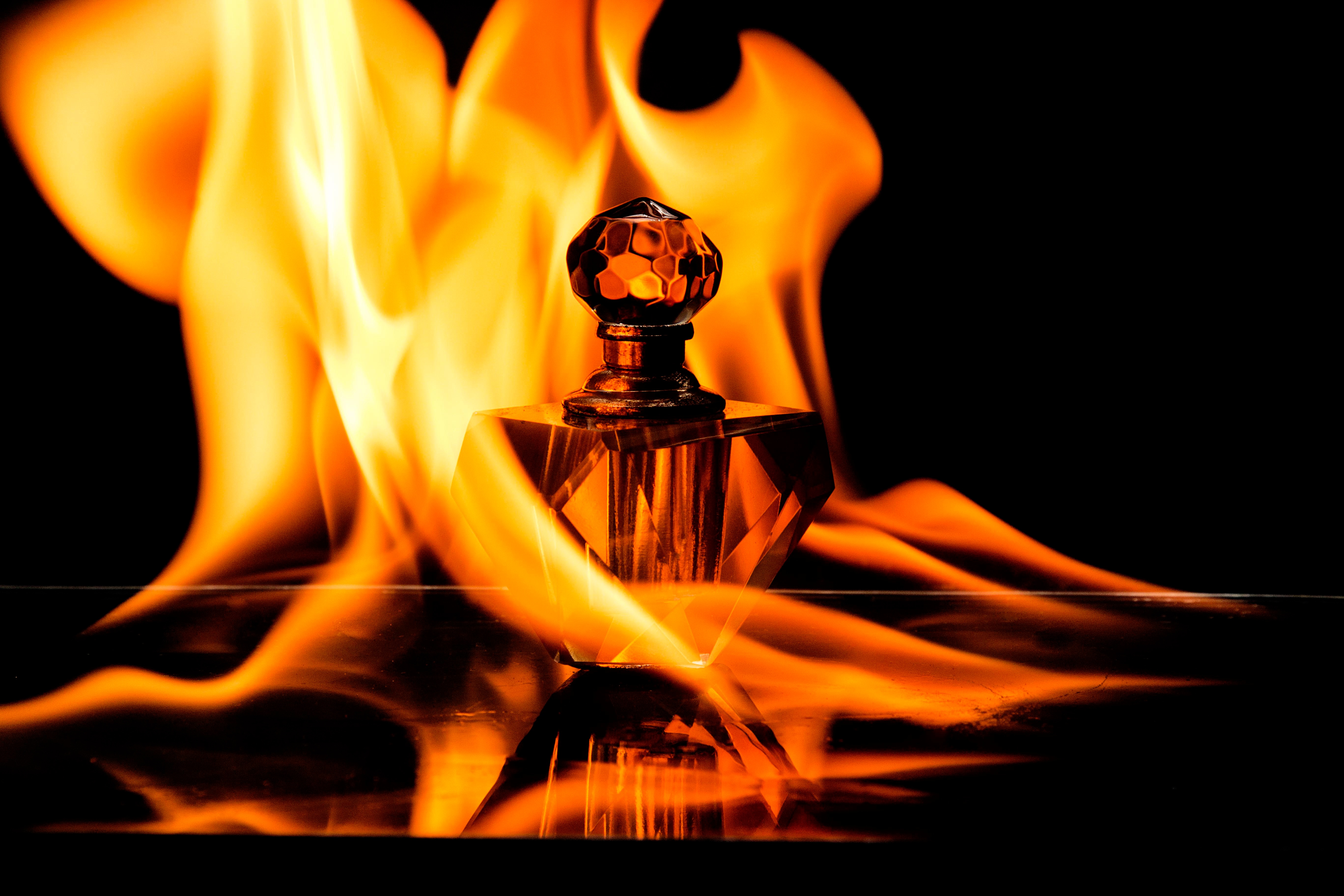 Black in Perfumes ~ Columns