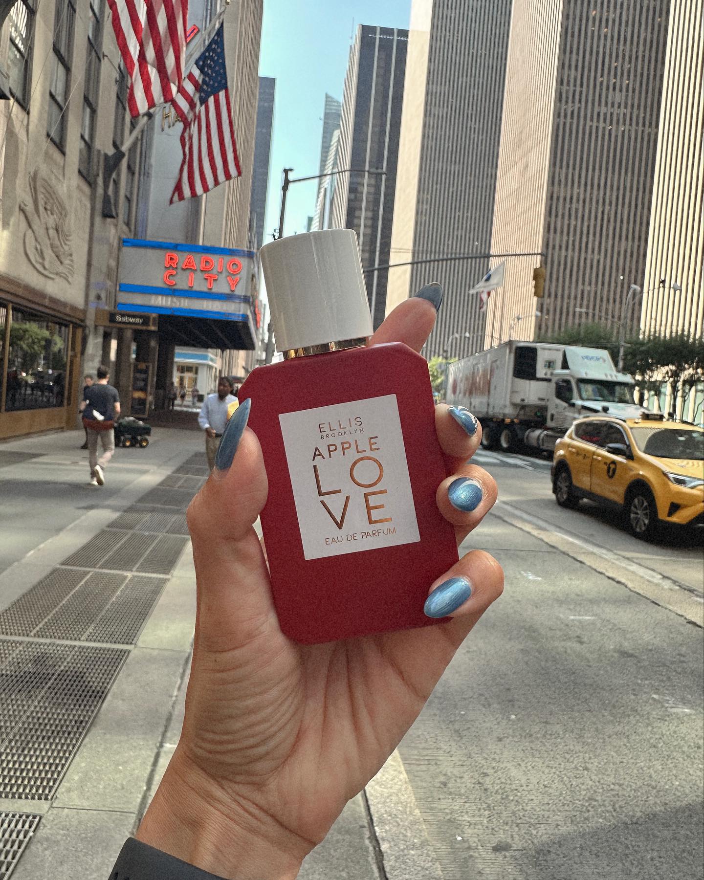 Apple Love Ellis Brooklyn in New York