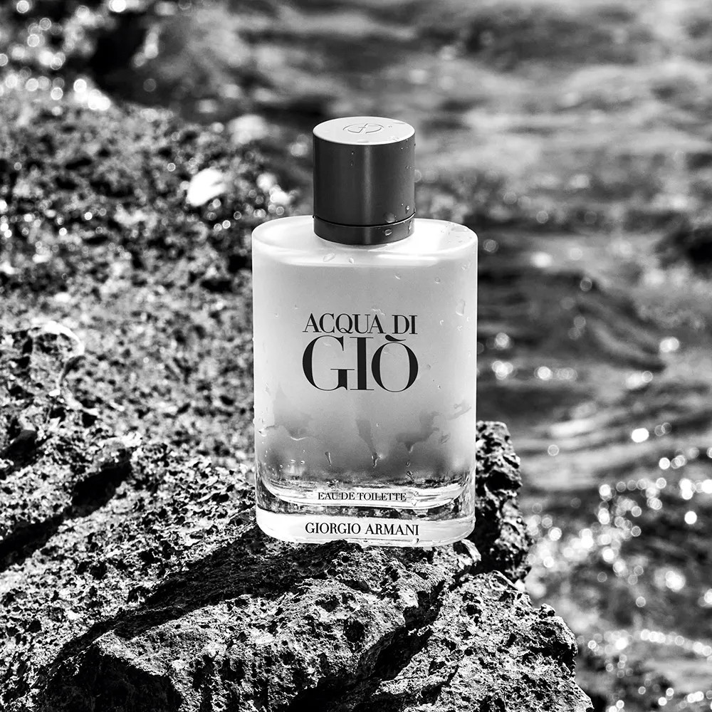 Aaron Taylor Johnson Fronts Armani s Acqua di Gi Campaign