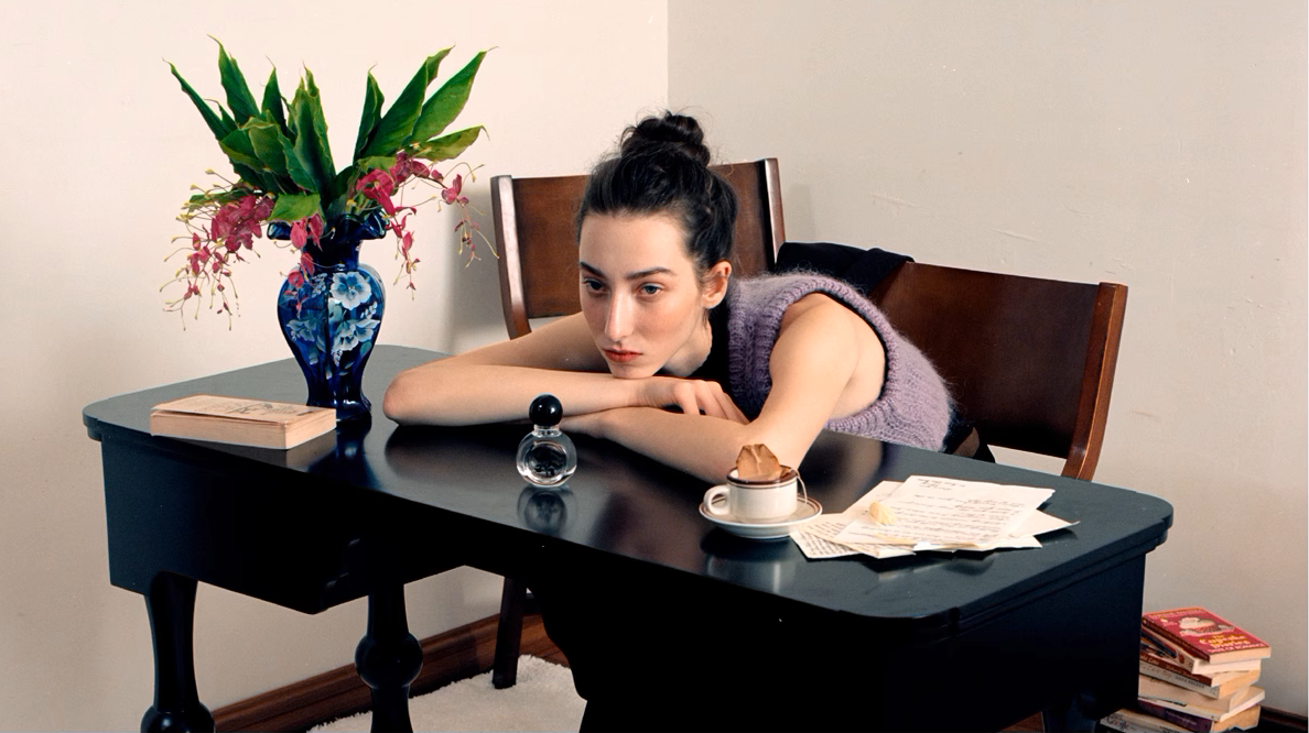 Aynoir perfume ad