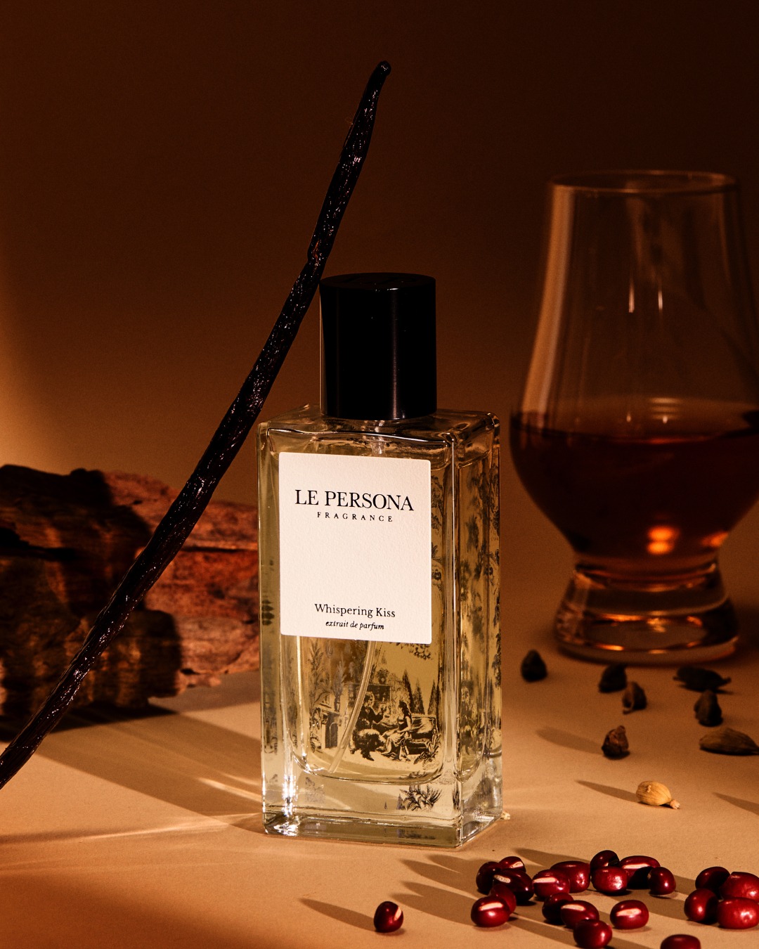 Whispering Kiss od Le Persona
