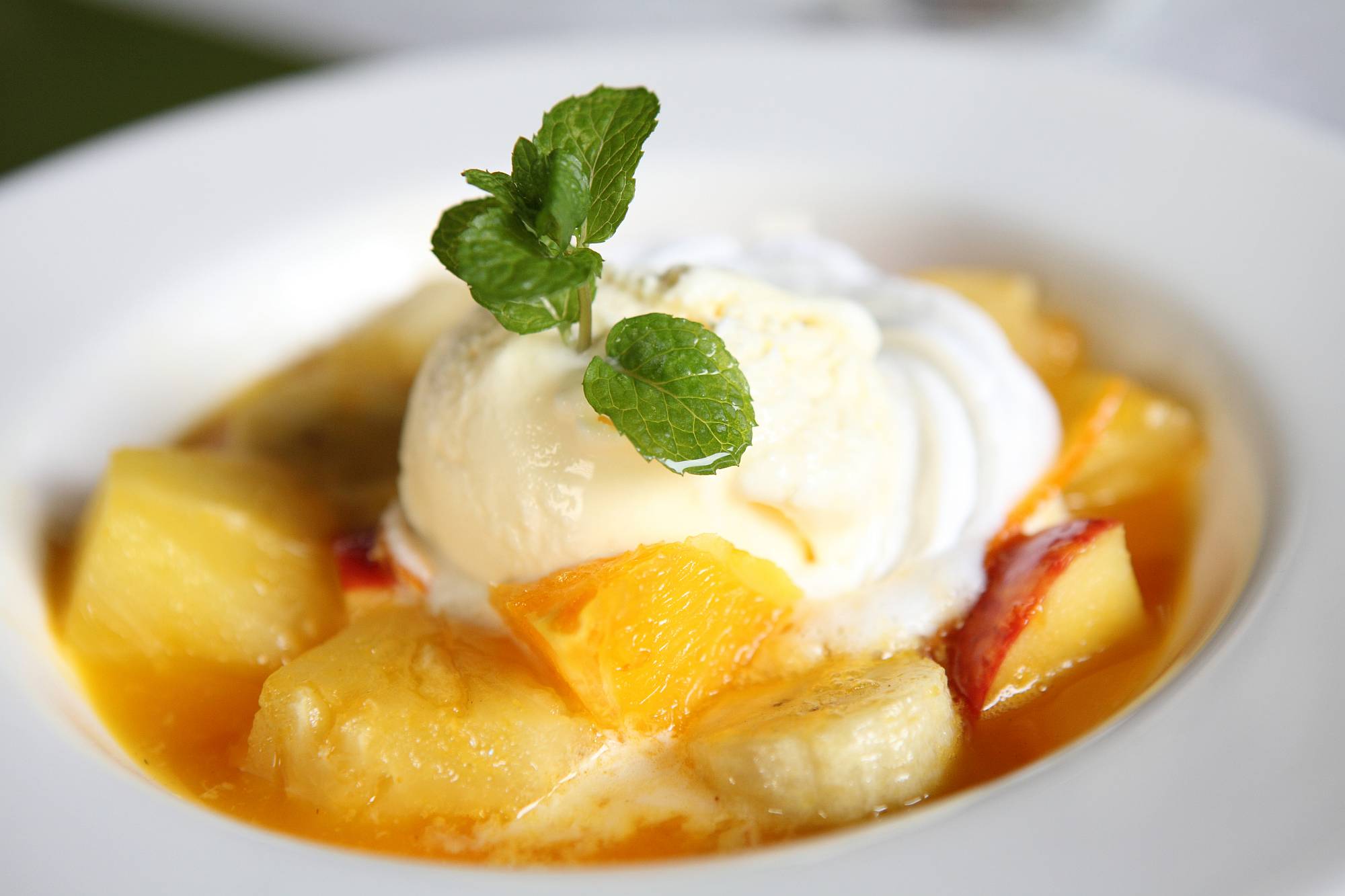 Fruits flambe, Adobe Stock