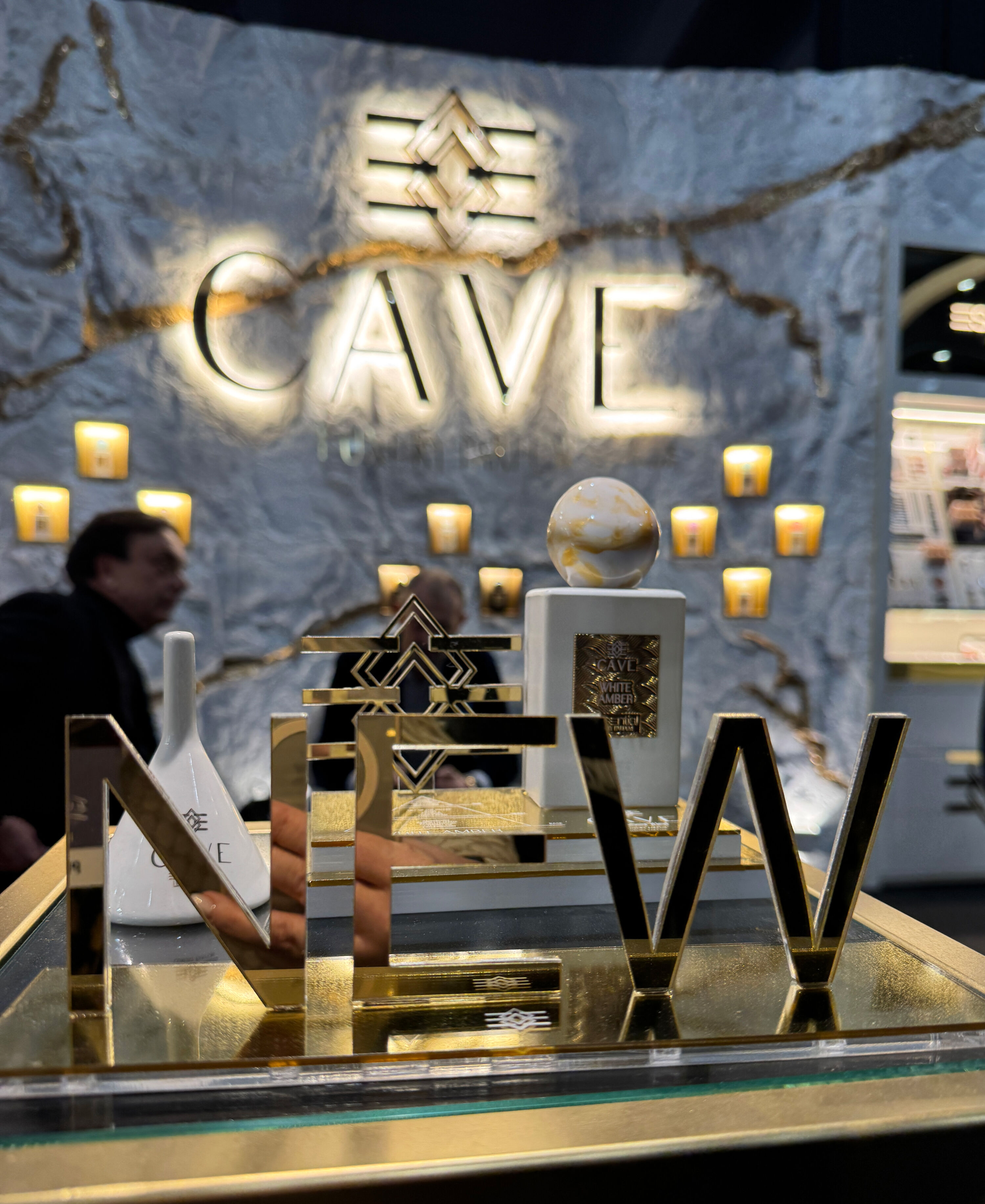 cave white amber