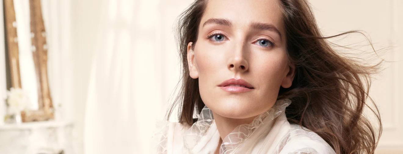 Laura Mercier ad photo