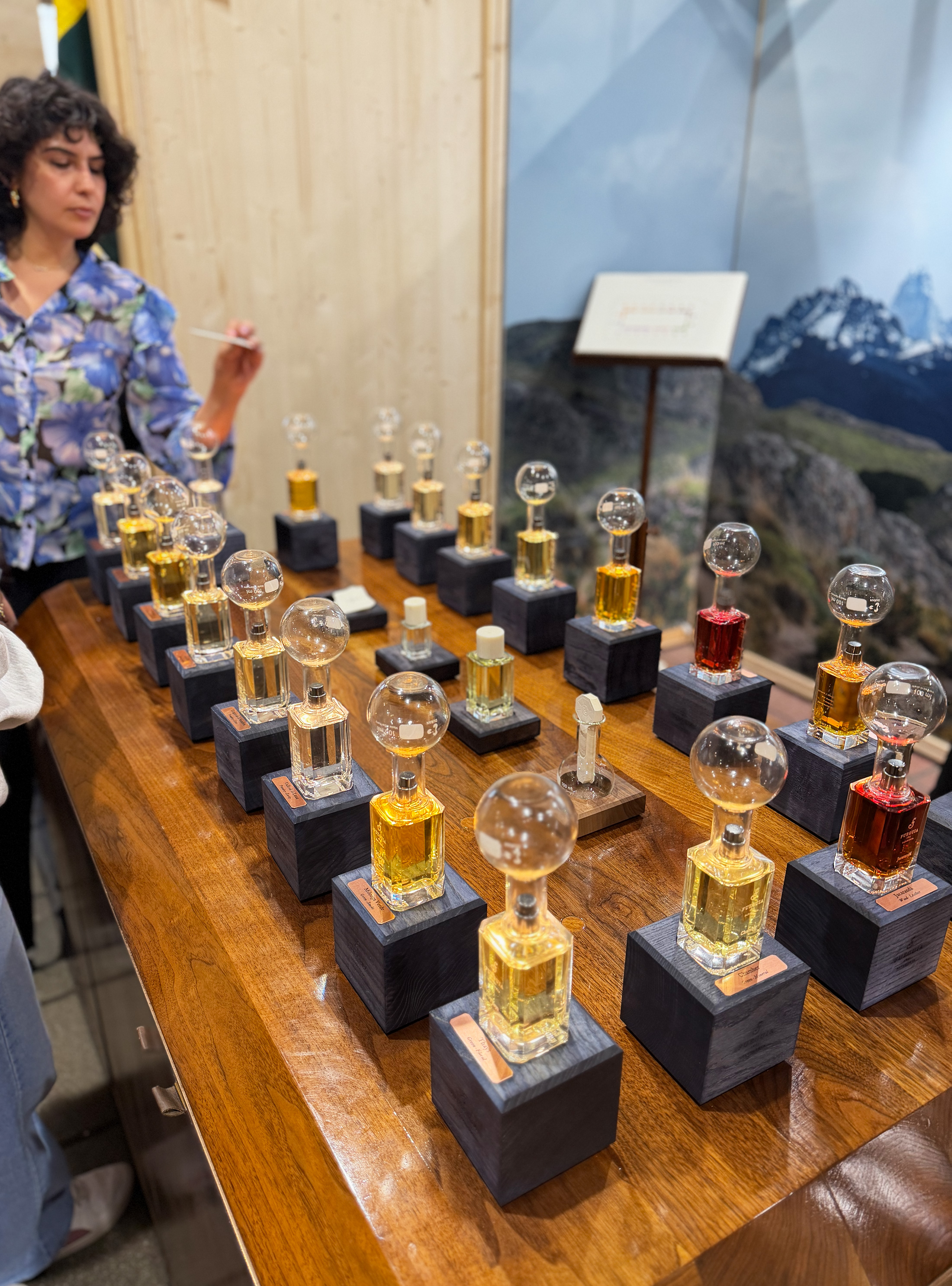 Compoz PARIS PERFUME WEEK: Fragrances Complex in Composition—and Sometimes in ...