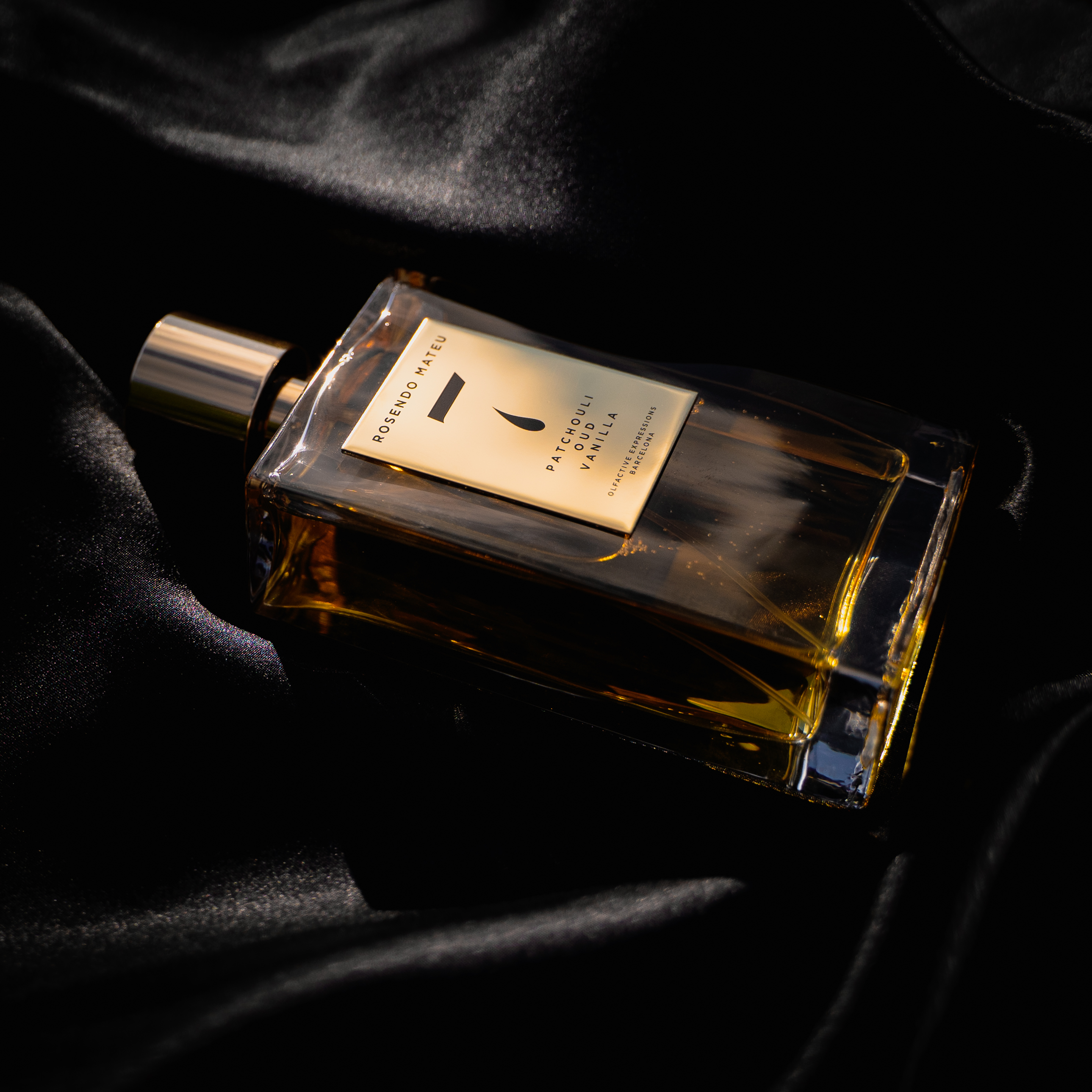 rosendo mateu 7 patchouli, oud, vanilla