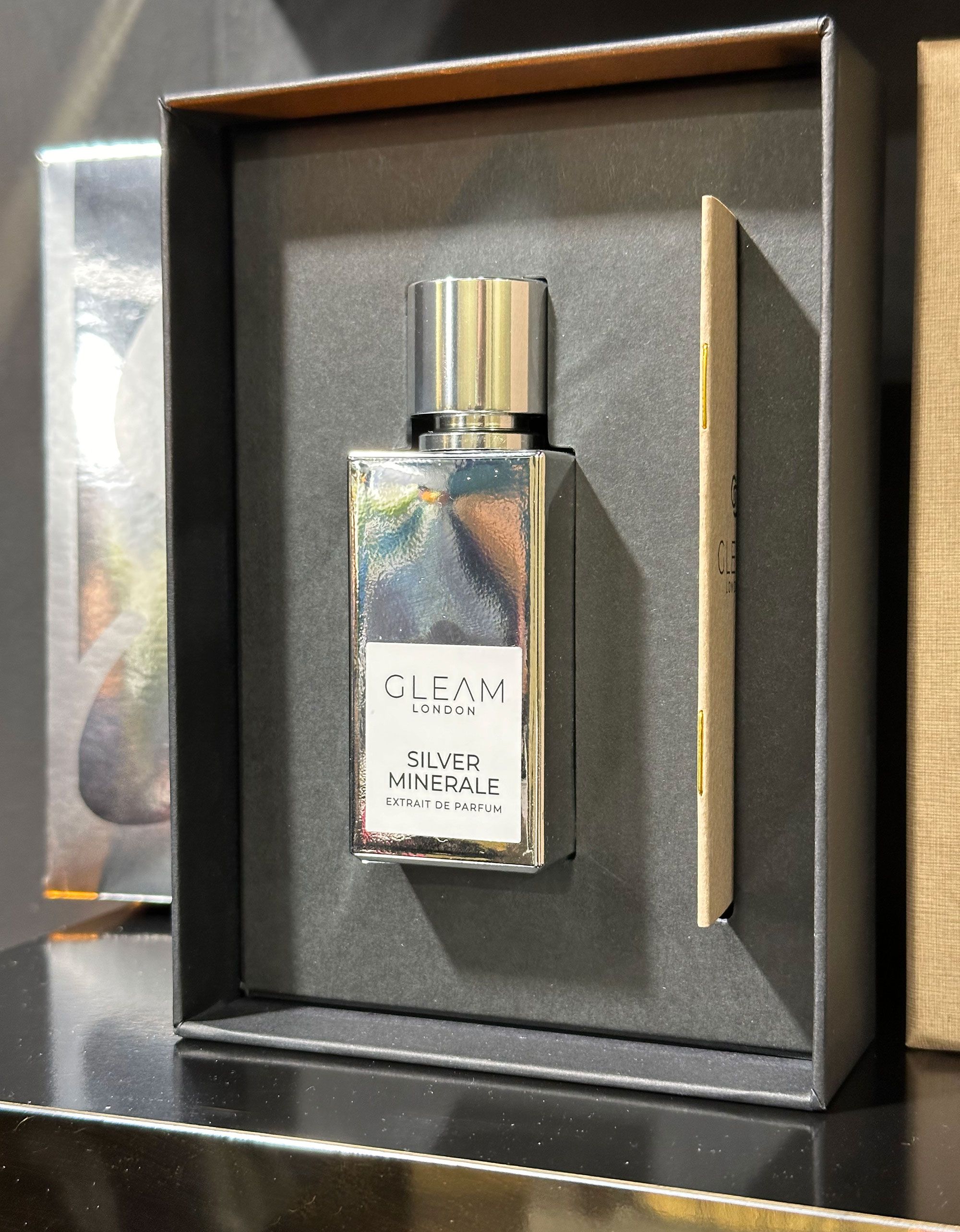 silver mierale gleam