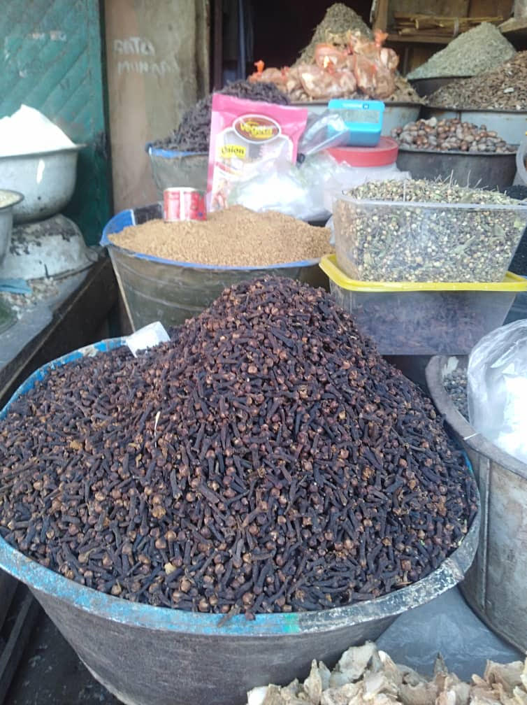 Hřebíček na trhu v Kano