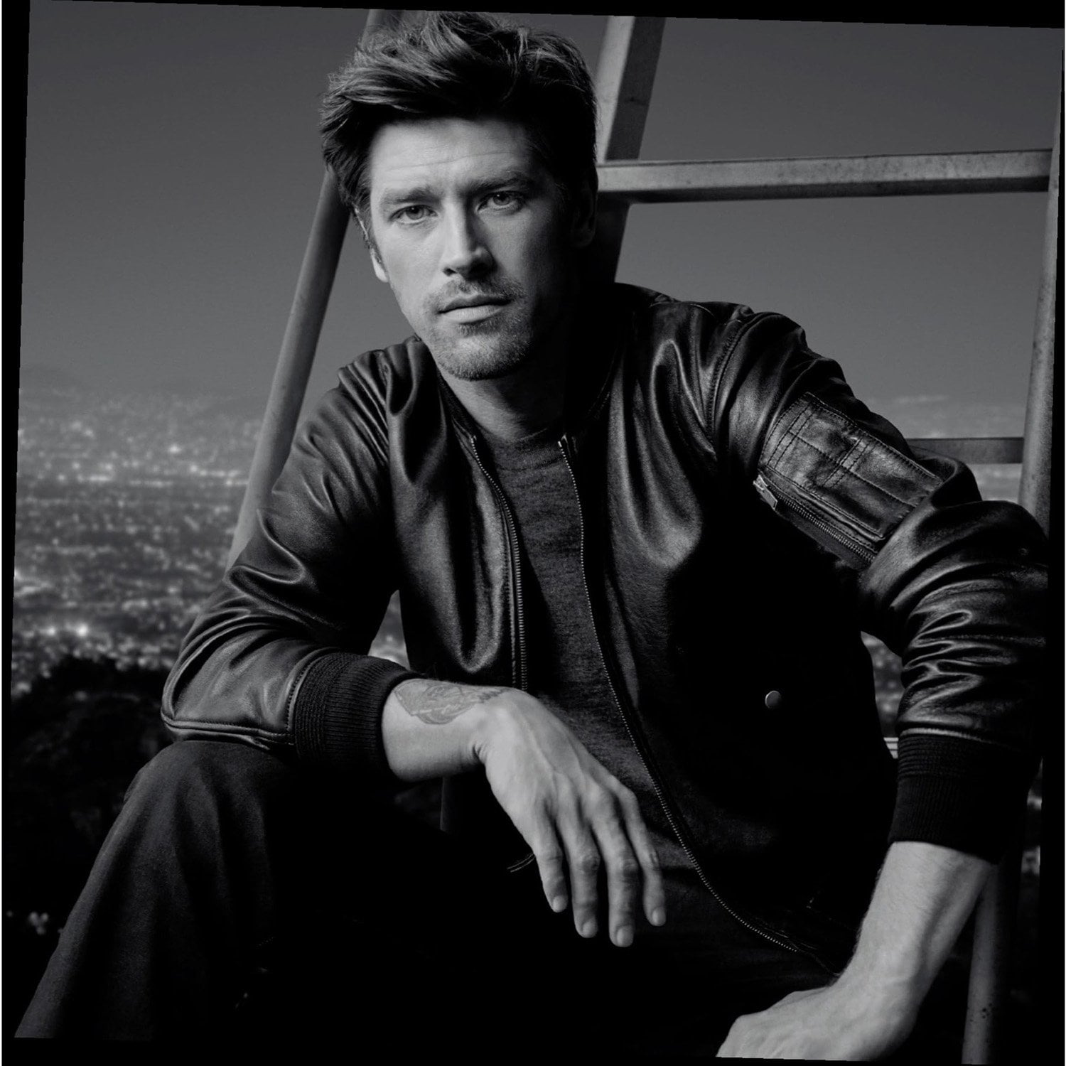 La Nuit de L'Homme Bleu Électrique