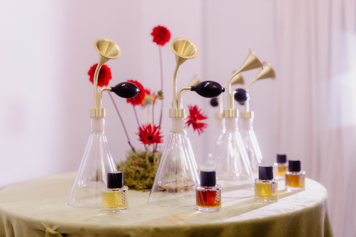 Les Indemodables. Part I: Floral Fragrances ~ Fragrance Reviews