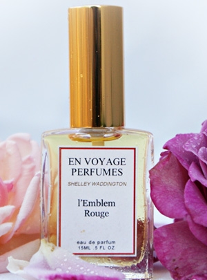 L’Emblem Rouge En Voyage Perfumes unisex