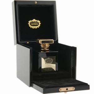 Elixir de Plaisir. Première dame Galerie des Sens pour homme et femme