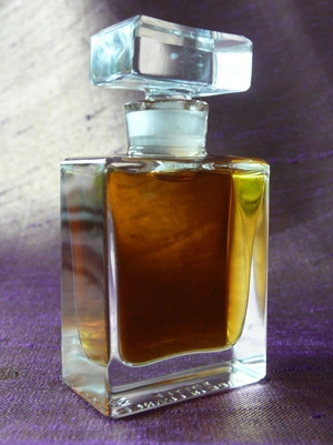Aurora Roxana Illuminated Perfume pour homme et femme