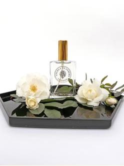 White Roses Angela Flanders für Frauen